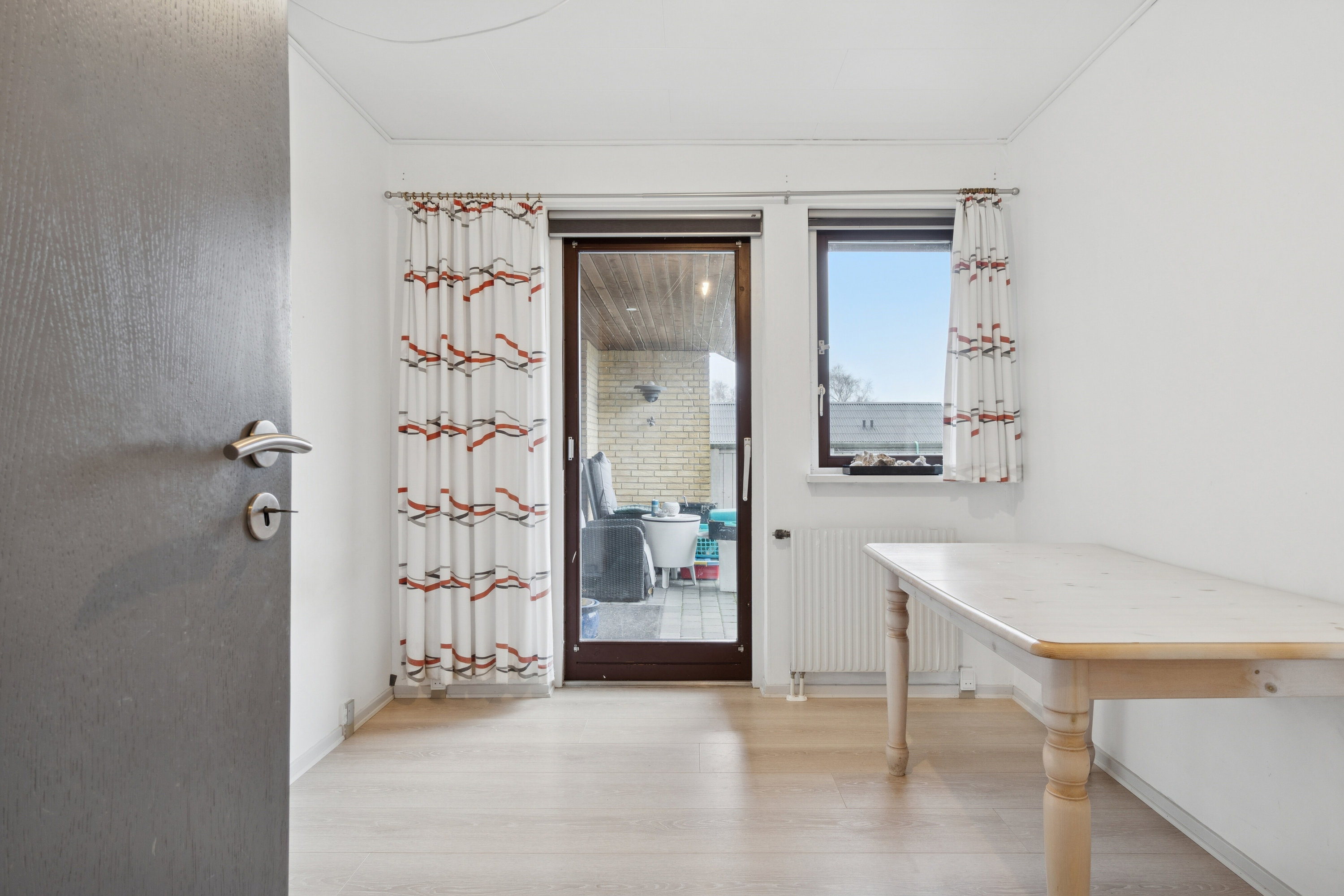 Fremhævet værelse billede i fuldskærmstilstand. Billede af Buen 10, Lobbæk, 3720 Aakirkeby