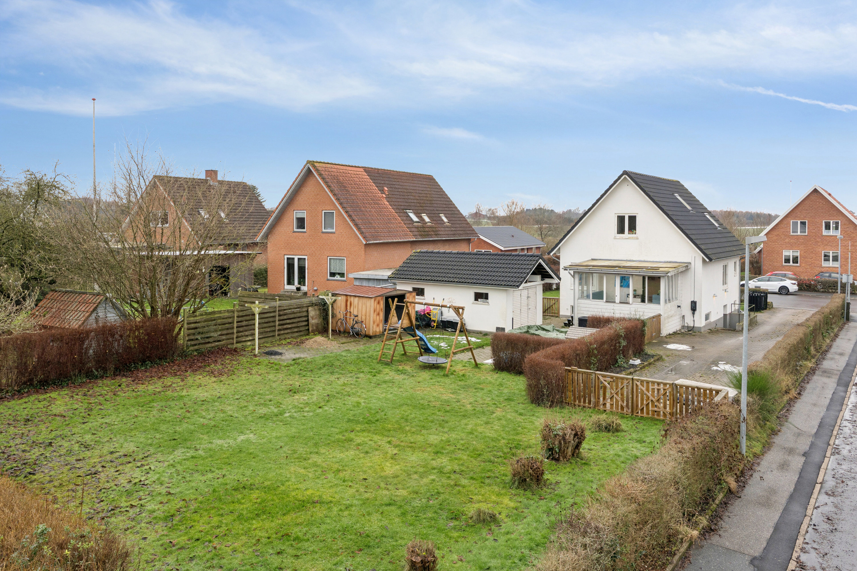 Fremhævet set fra haven billede i fuldskærmstilstand. Billede af Fredensvej 10, 4250 Fuglebjerg