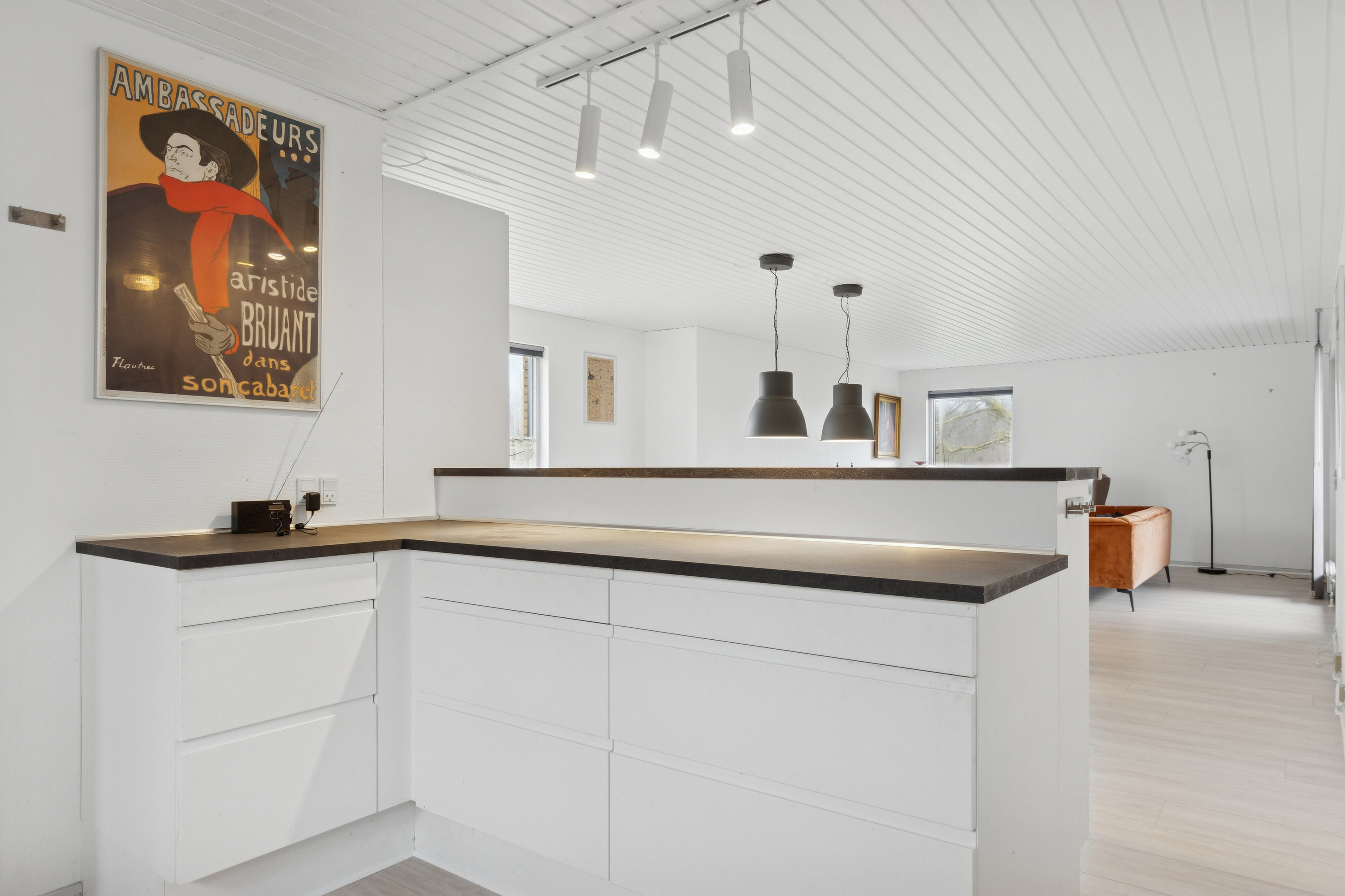 Fremhævet køkken billede i fuldskærmstilstand. Billede af Buen 10, Lobbæk, 3720 Aakirkeby