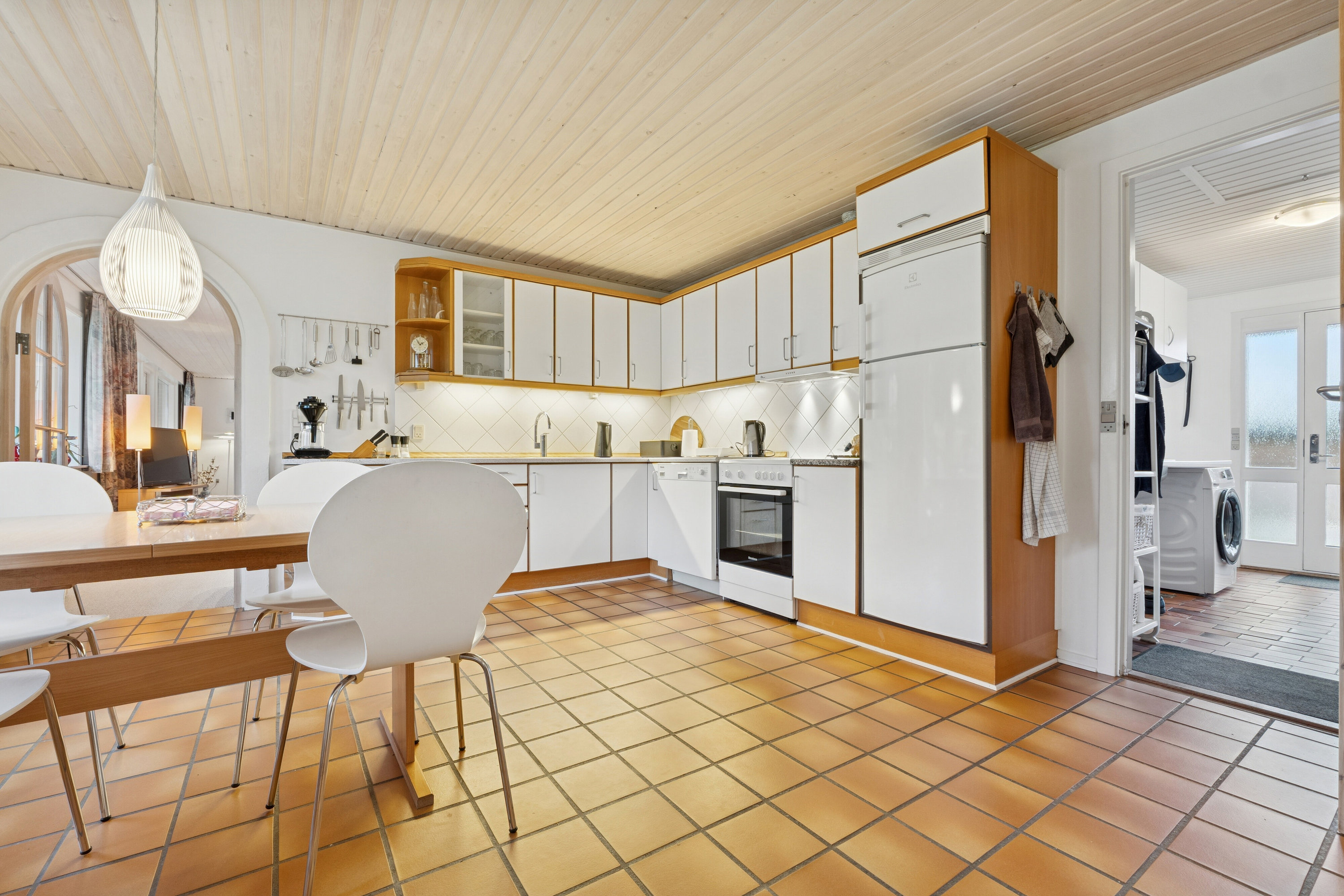 Fremhævet køkken billede i fuldskærmstilstand. Billede af Kløvermarksvej 21, Ollerup, 5762 Vester Skerninge