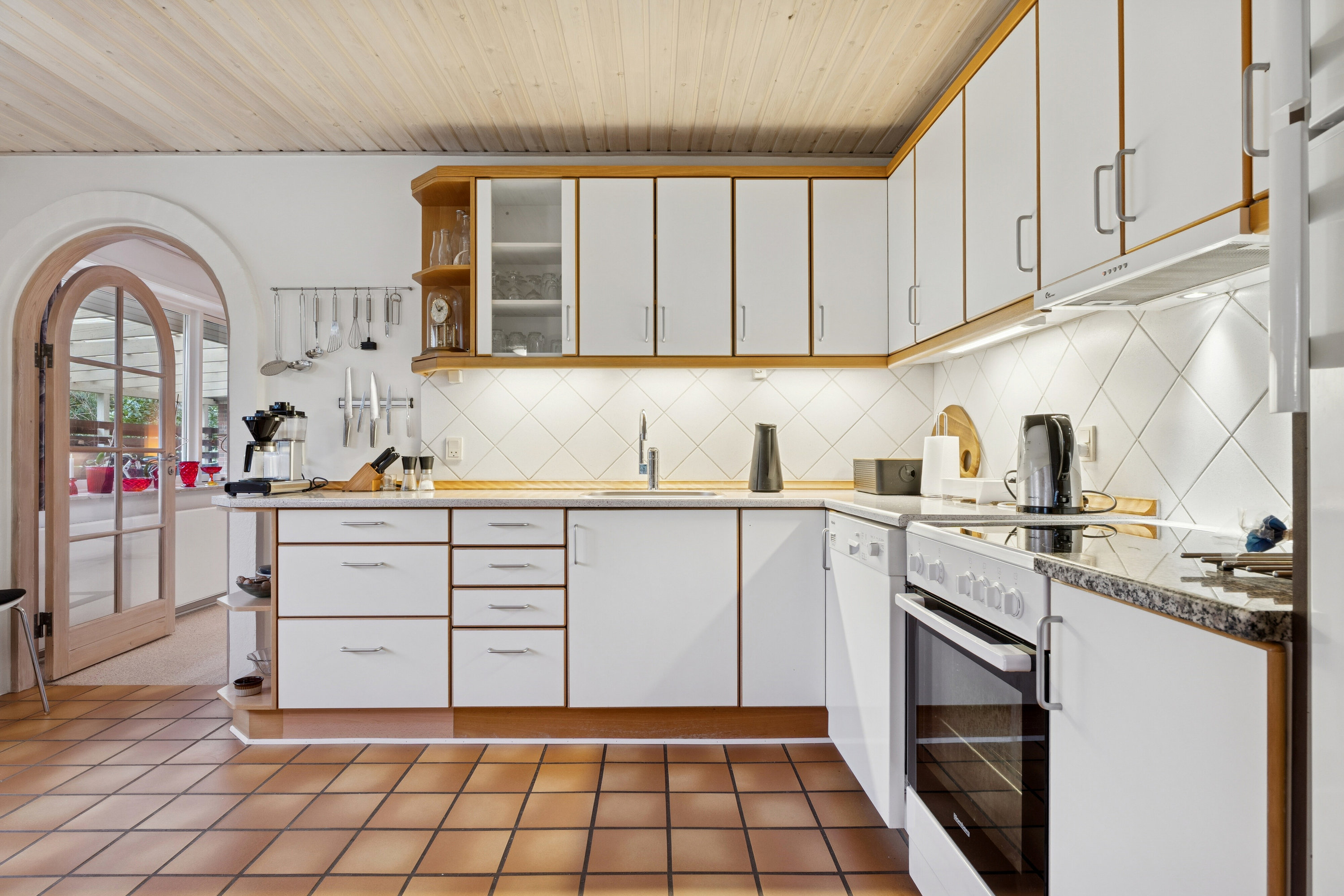 Fremhævet køkken billede i fuldskærmstilstand. Billede af Kløvermarksvej 21, Ollerup, 5762 Vester Skerninge