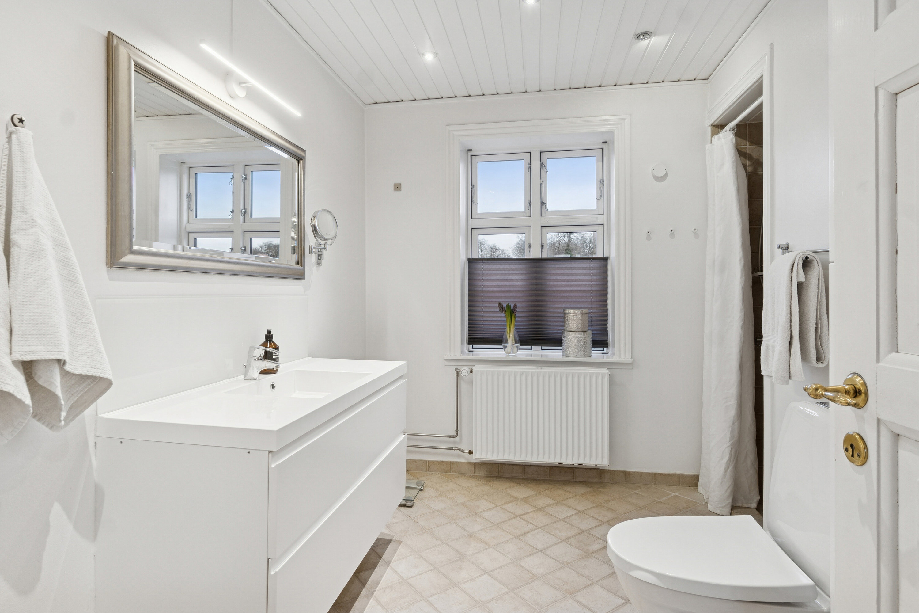 Fremhævet badeværelse billede i fuldskærmstilstand. Billede af P Paludansvej 5, 4400 Kalundborg