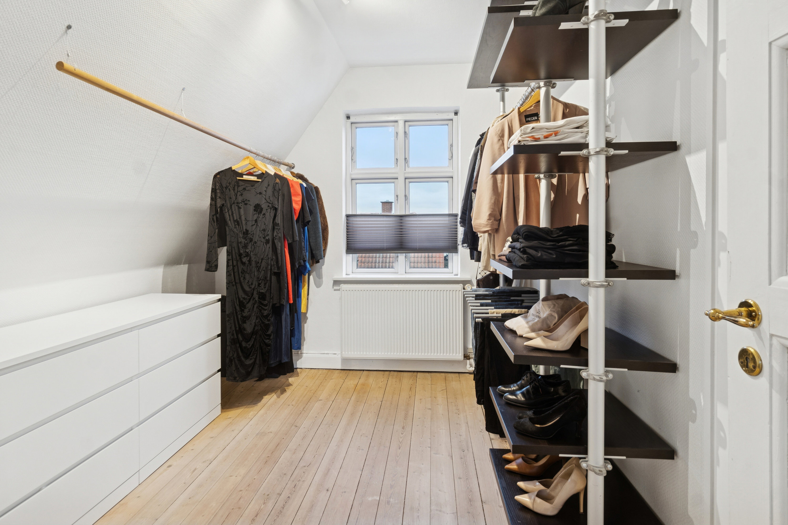 Fremhævet værelse billede i fuldskærmstilstand. Billede af P Paludansvej 5, 4400 Kalundborg