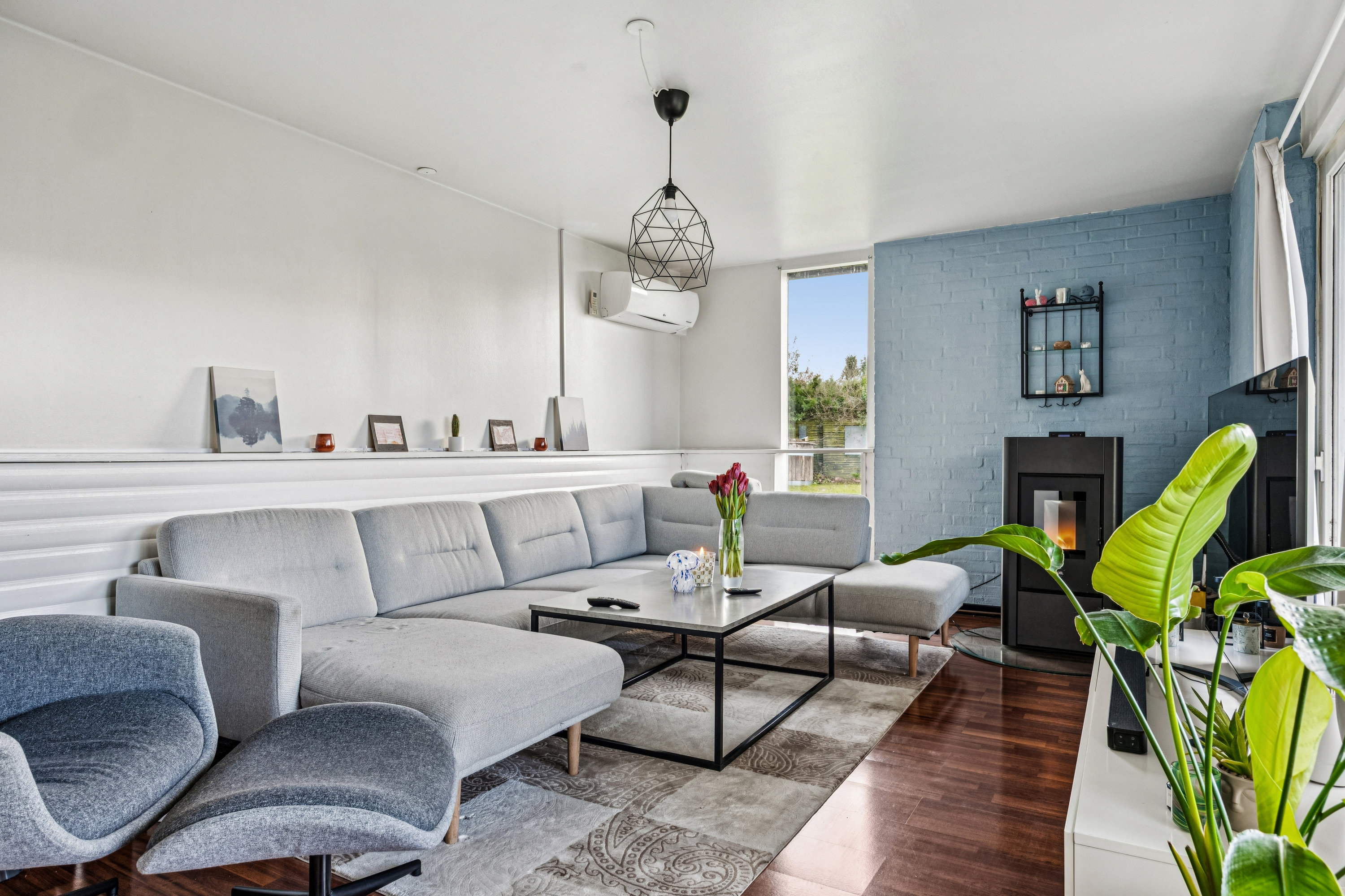 Fremhævet stue billede i fuldskærmstilstand. Billede af Svalemosevej 34, 4671 Strøby