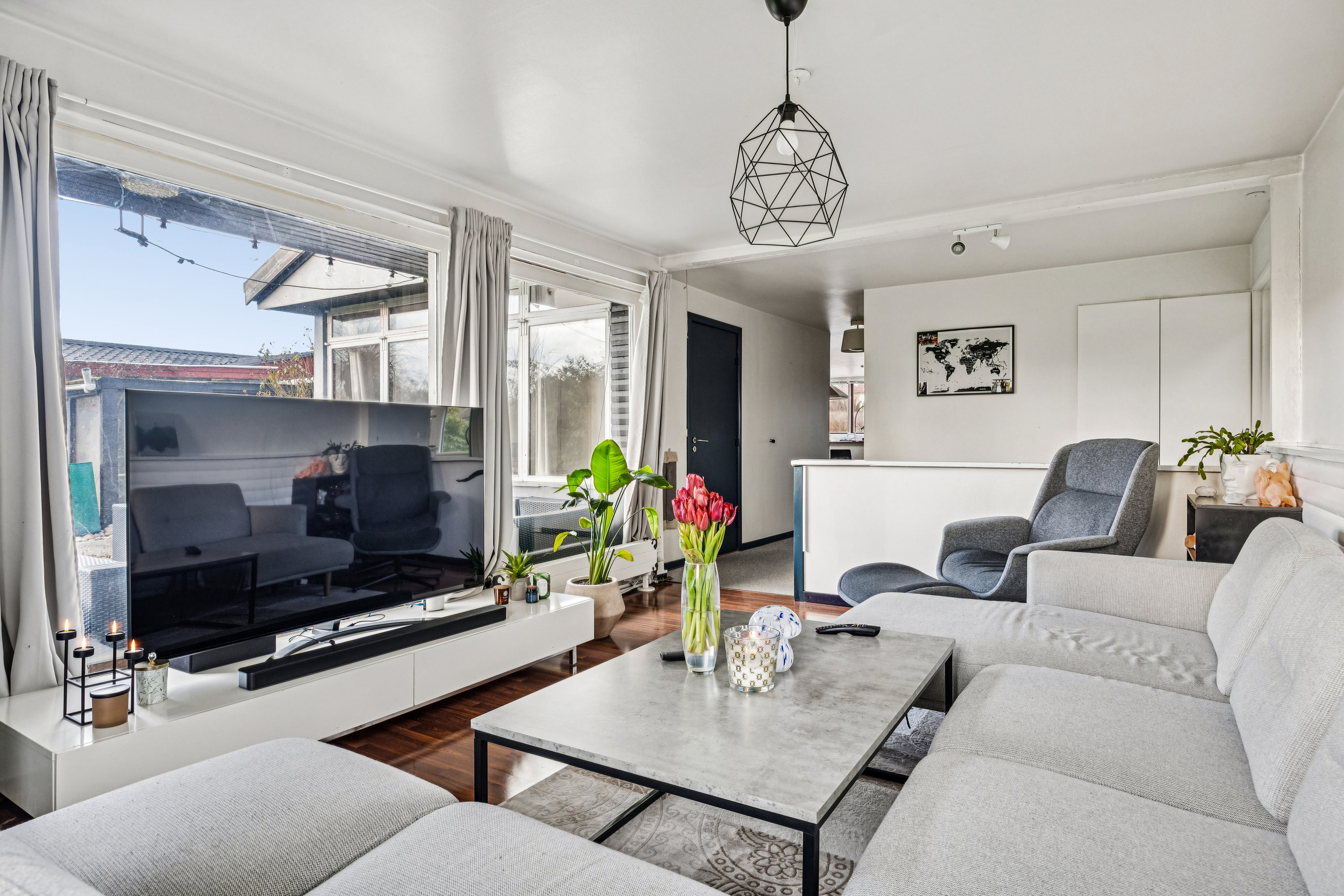 Fremhævet stue billede i fuldskærmstilstand. Billede af Svalemosevej 34, 4671 Strøby