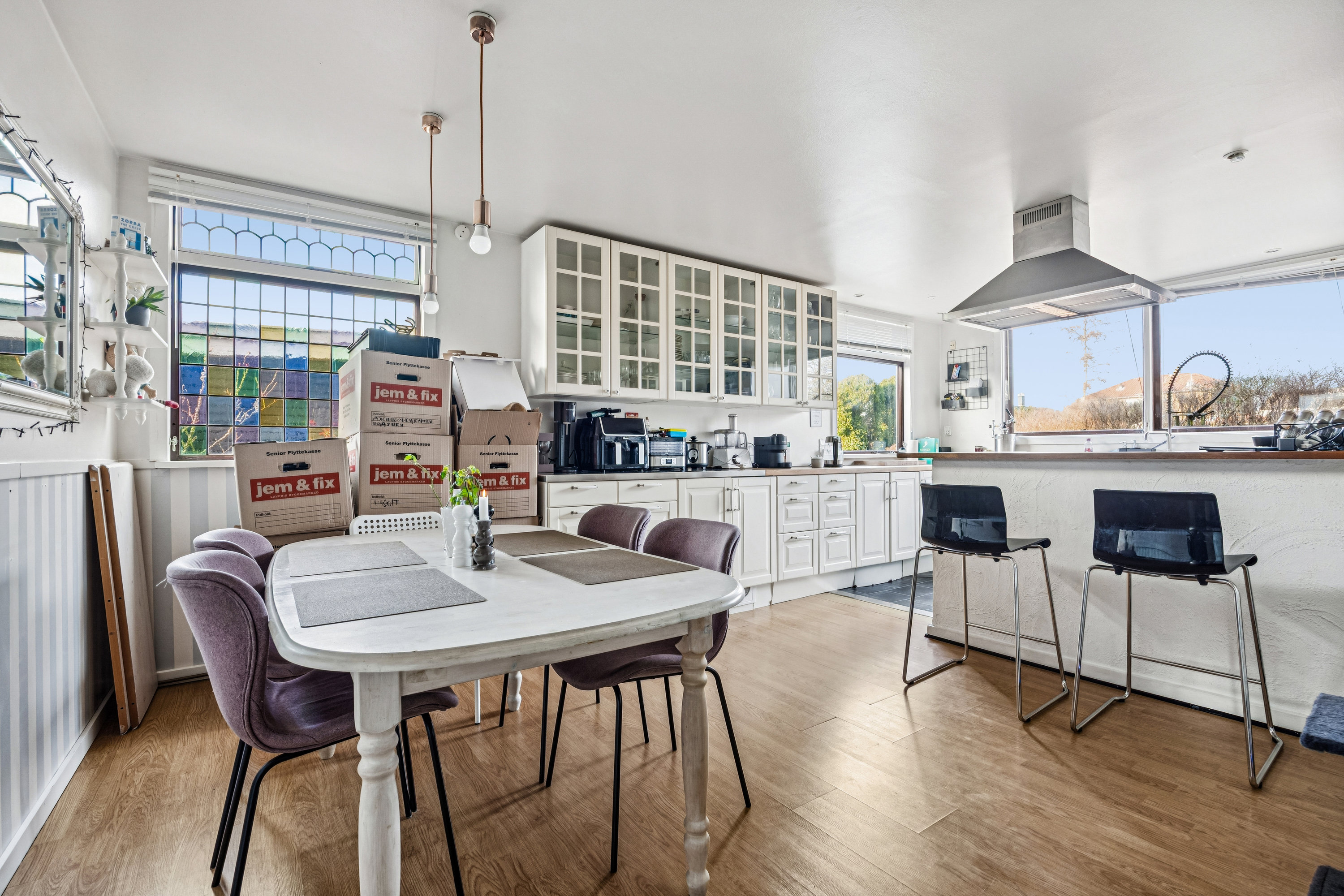 Fremhævet stue billede i fuldskærmstilstand. Billede af Svalemosevej 34, 4671 Strøby