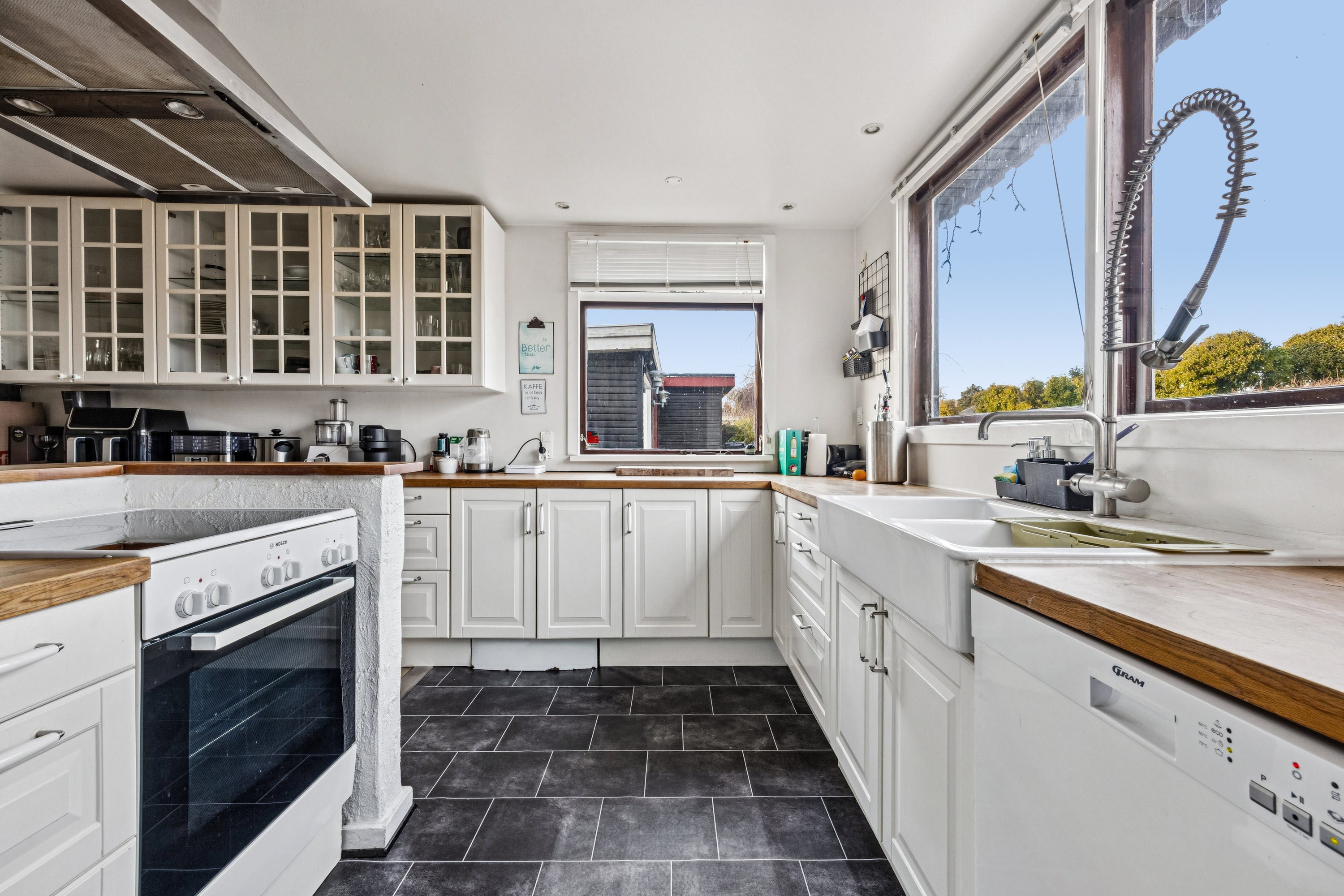 Fremhævet køkken billede i fuldskærmstilstand. Billede af Svalemosevej 34, 4671 Strøby