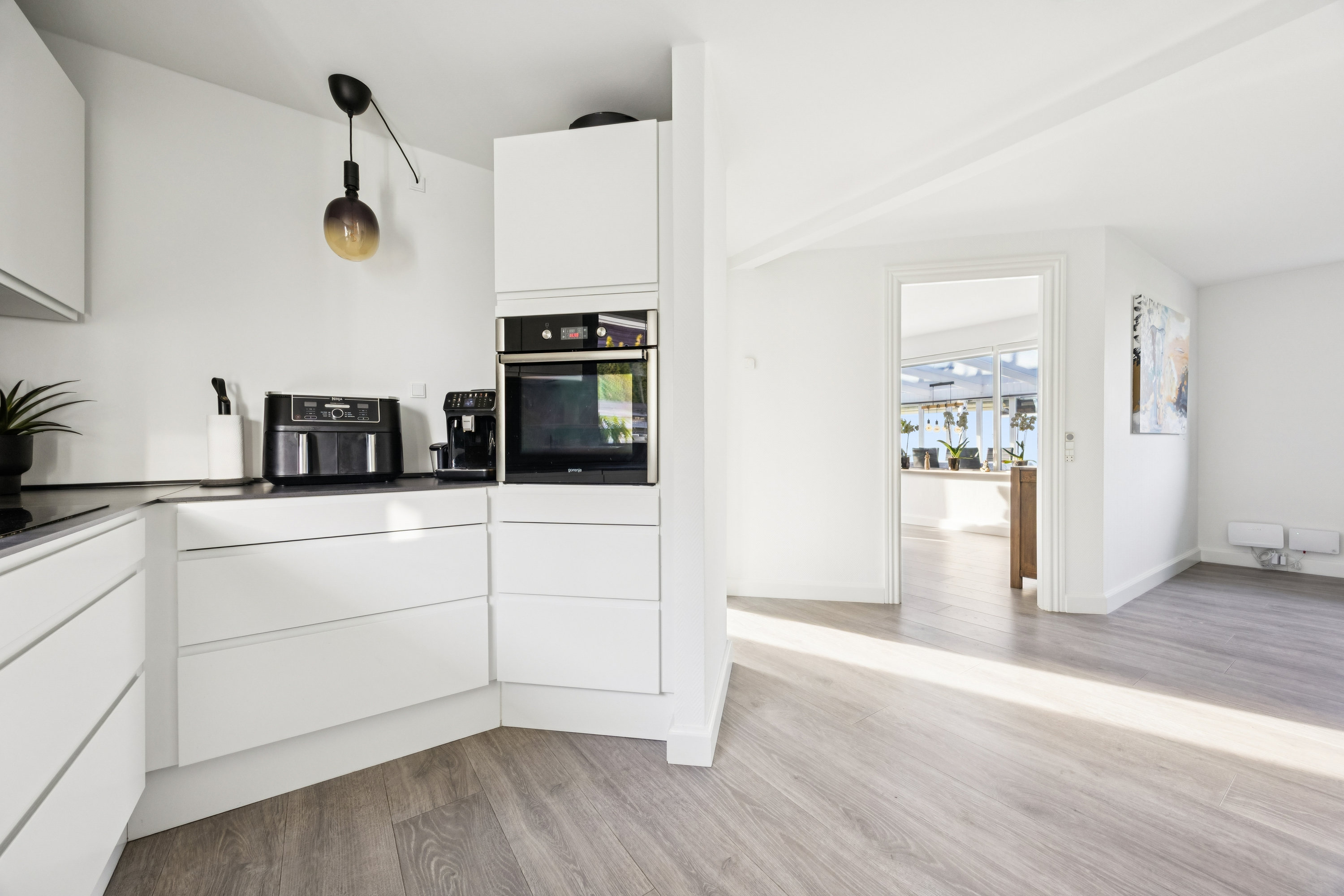 Fremhævet køkken billede i fuldskærmstilstand. Billede af Syrenvej 29, 4600 Køge