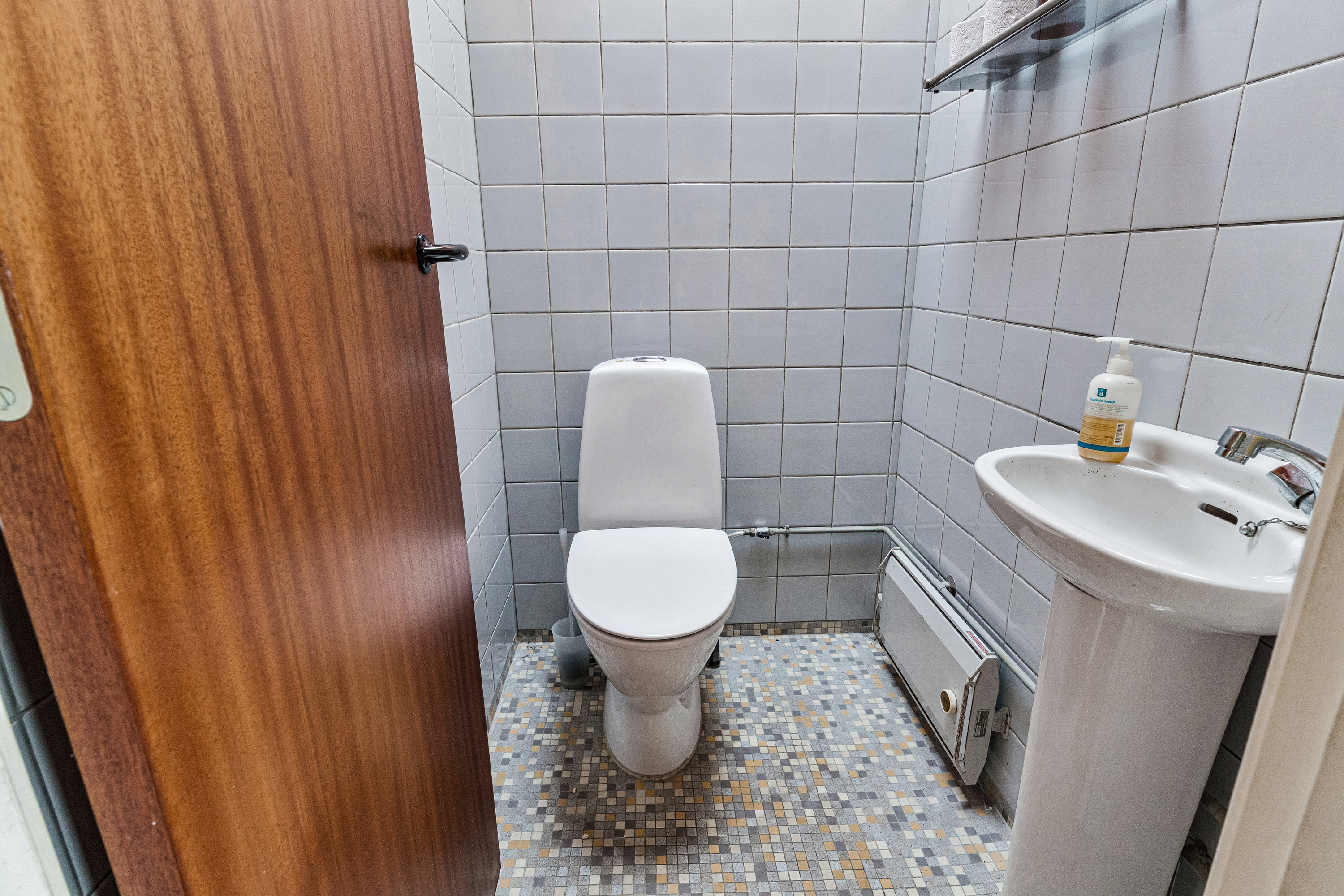 Fremhævet badeværelse billede i fuldskærmstilstand. Billede af Bostedet 46, 3500 Værløse