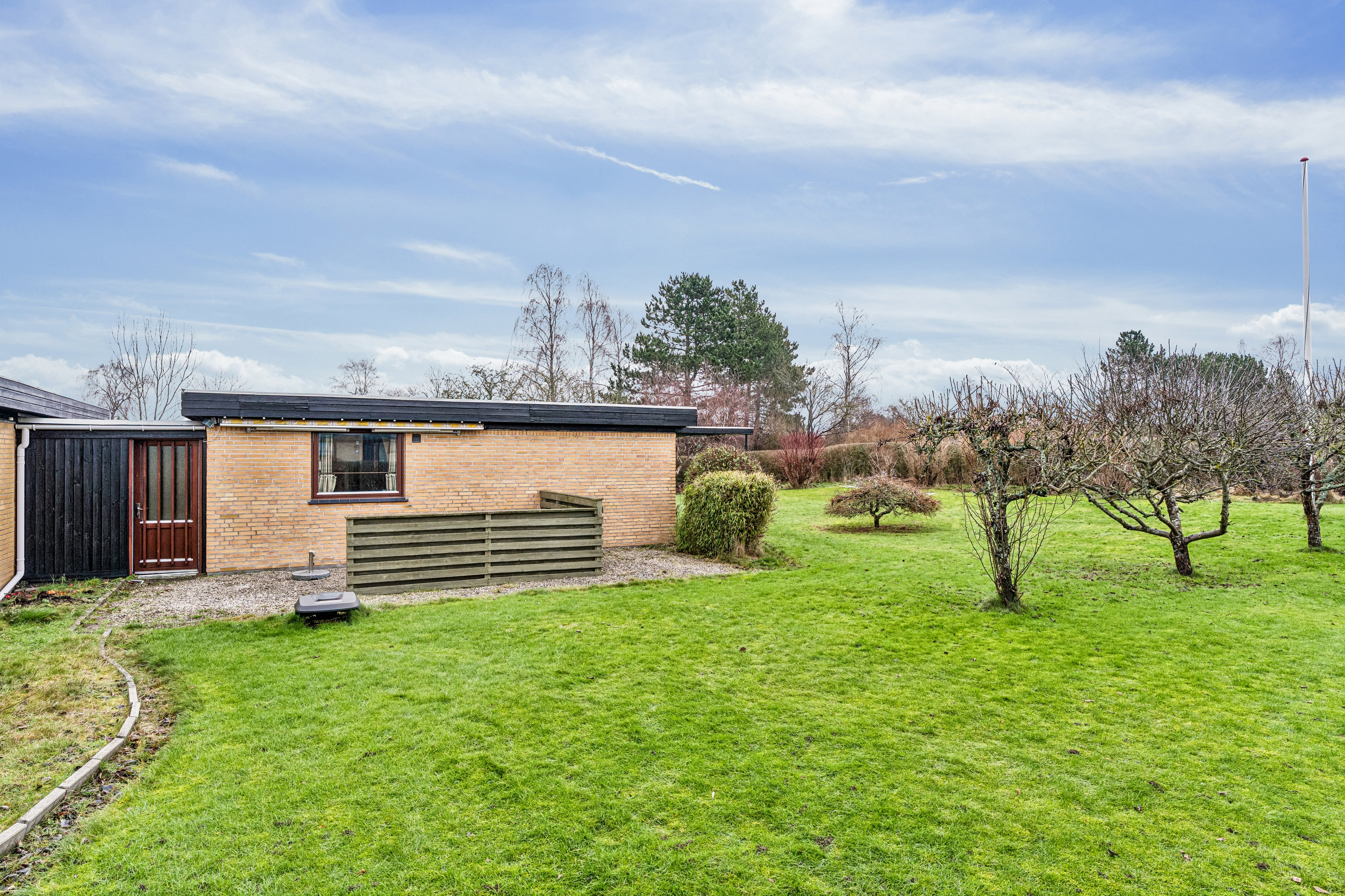 Fremhævet have billede i fuldskærmstilstand. Billede af Bostedet 46, 3500 Værløse