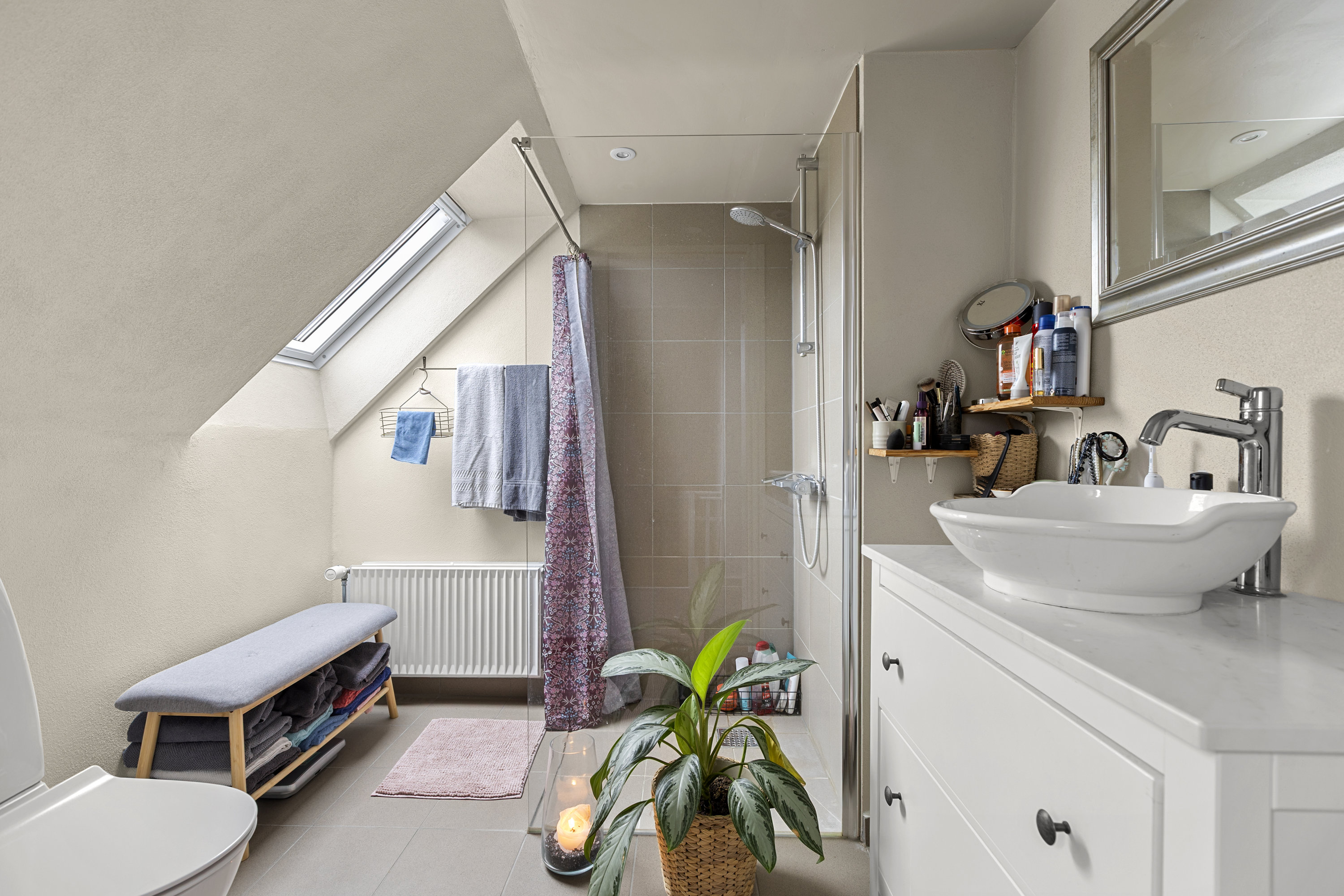 Fremhævet badeværelse billede i fuldskærmstilstand. Billede af Vedde Byvej 19, 4295 Stenlille