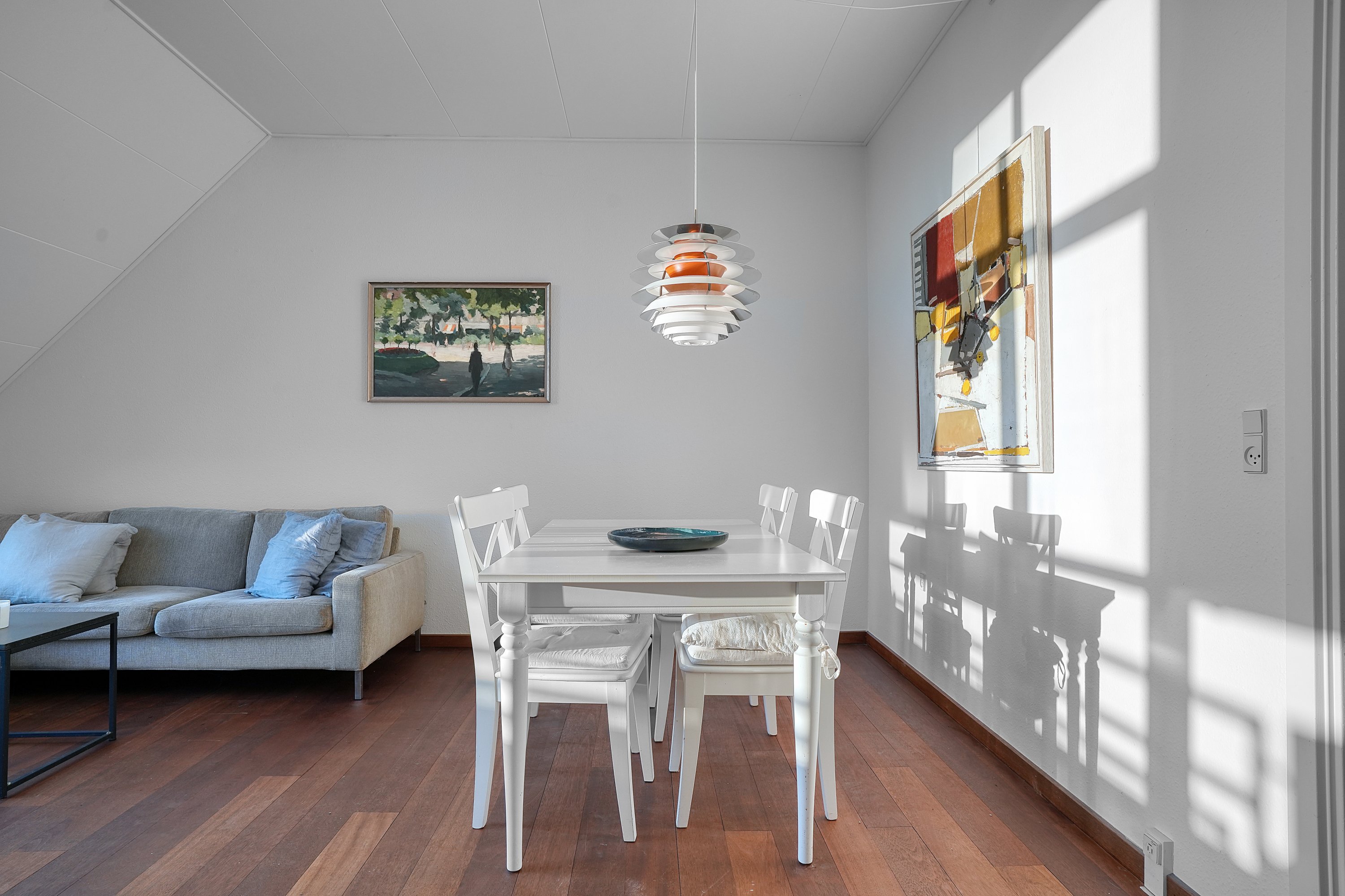 Fremhævet stue billede i fuldskærmstilstand. Billede af Chrst Boecksvej 20, 1. mf., 3480 Fredensborg