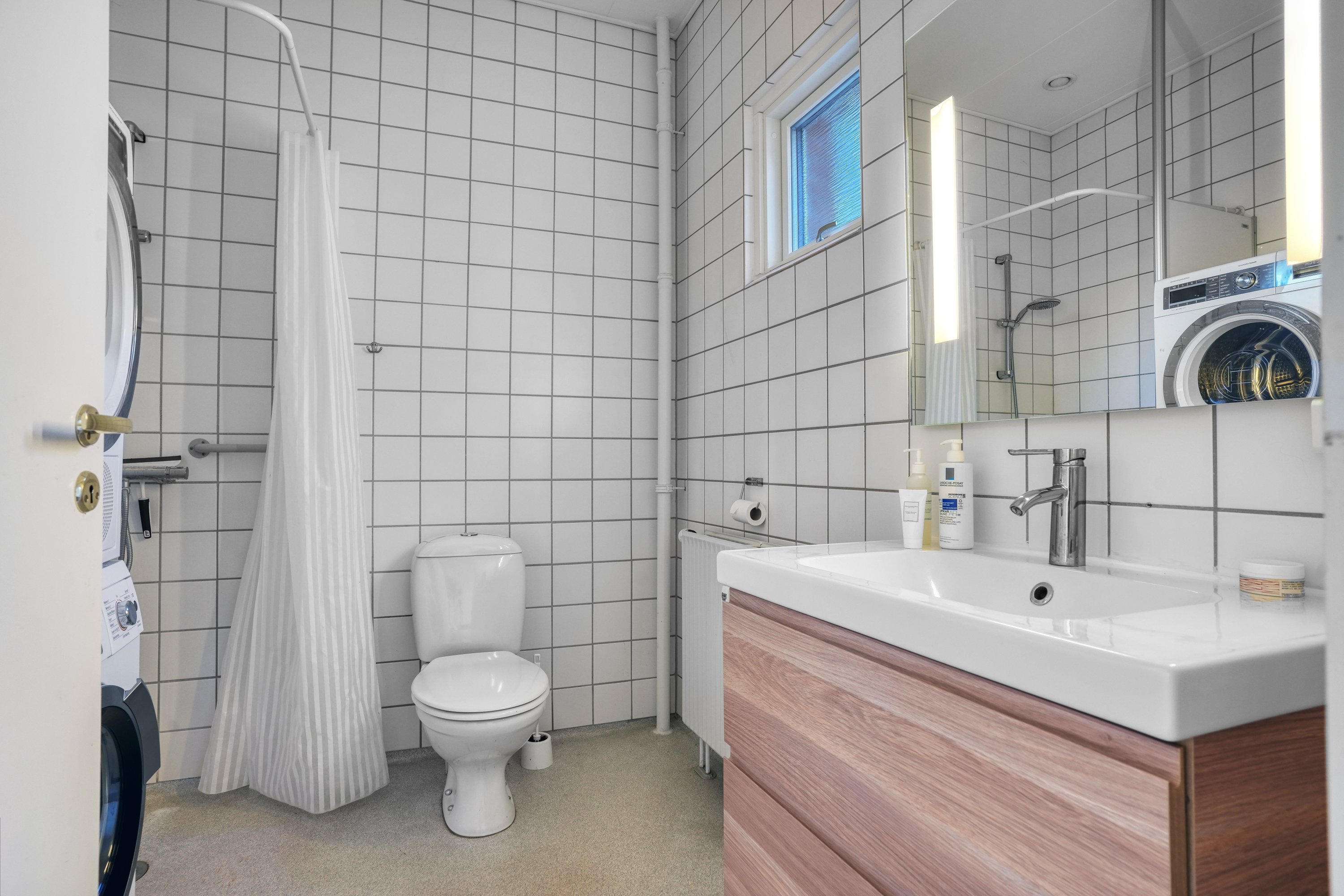 Fremhævet badeværelse billede i fuldskærmstilstand. Billede af Chrst Boecksvej 20, 1. mf., 3480 Fredensborg