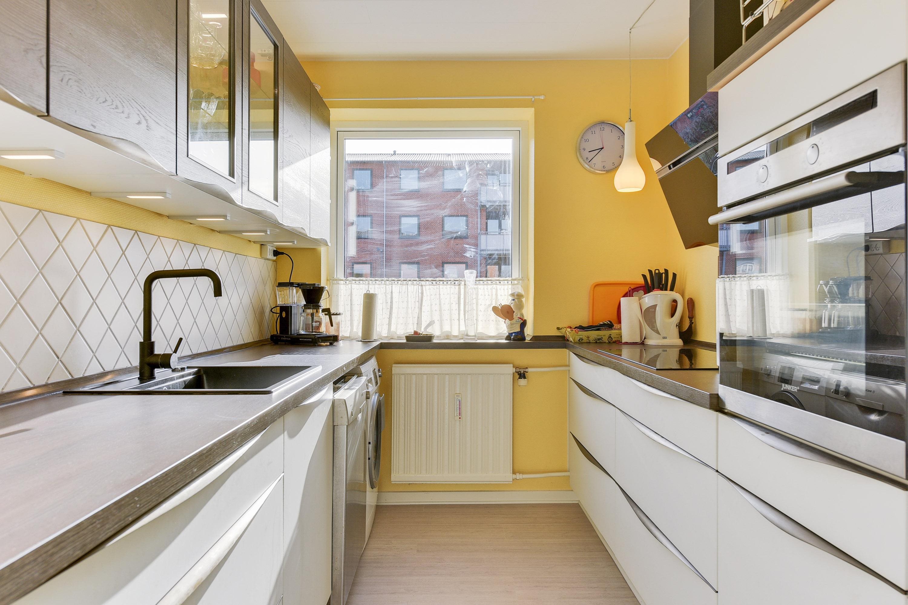 Fremhævet køkken billede i fuldskærmstilstand. Billede af Hedekæret 32, st.. tv., 2640 Hedehusene