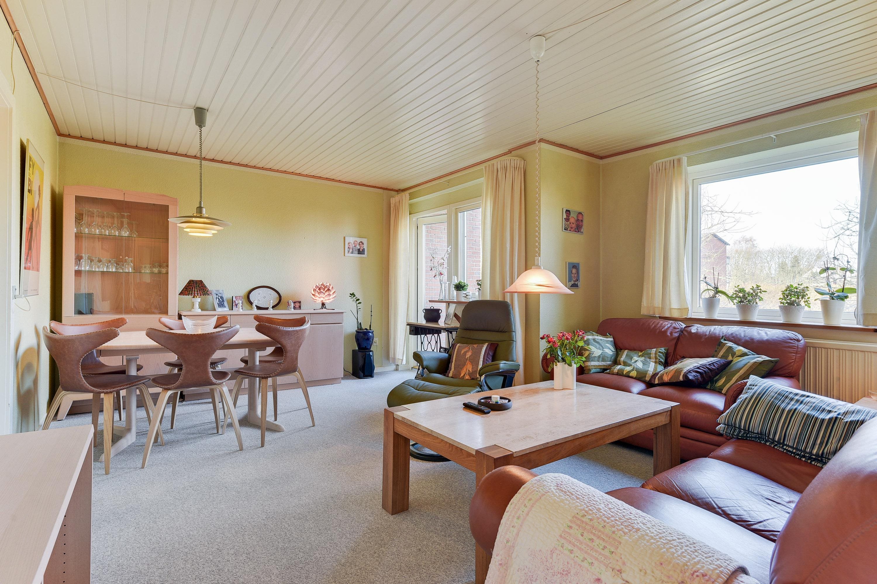 Fremhævet stue billede i fuldskærmstilstand. Billede af Hedekæret 32, st.. tv., 2640 Hedehusene