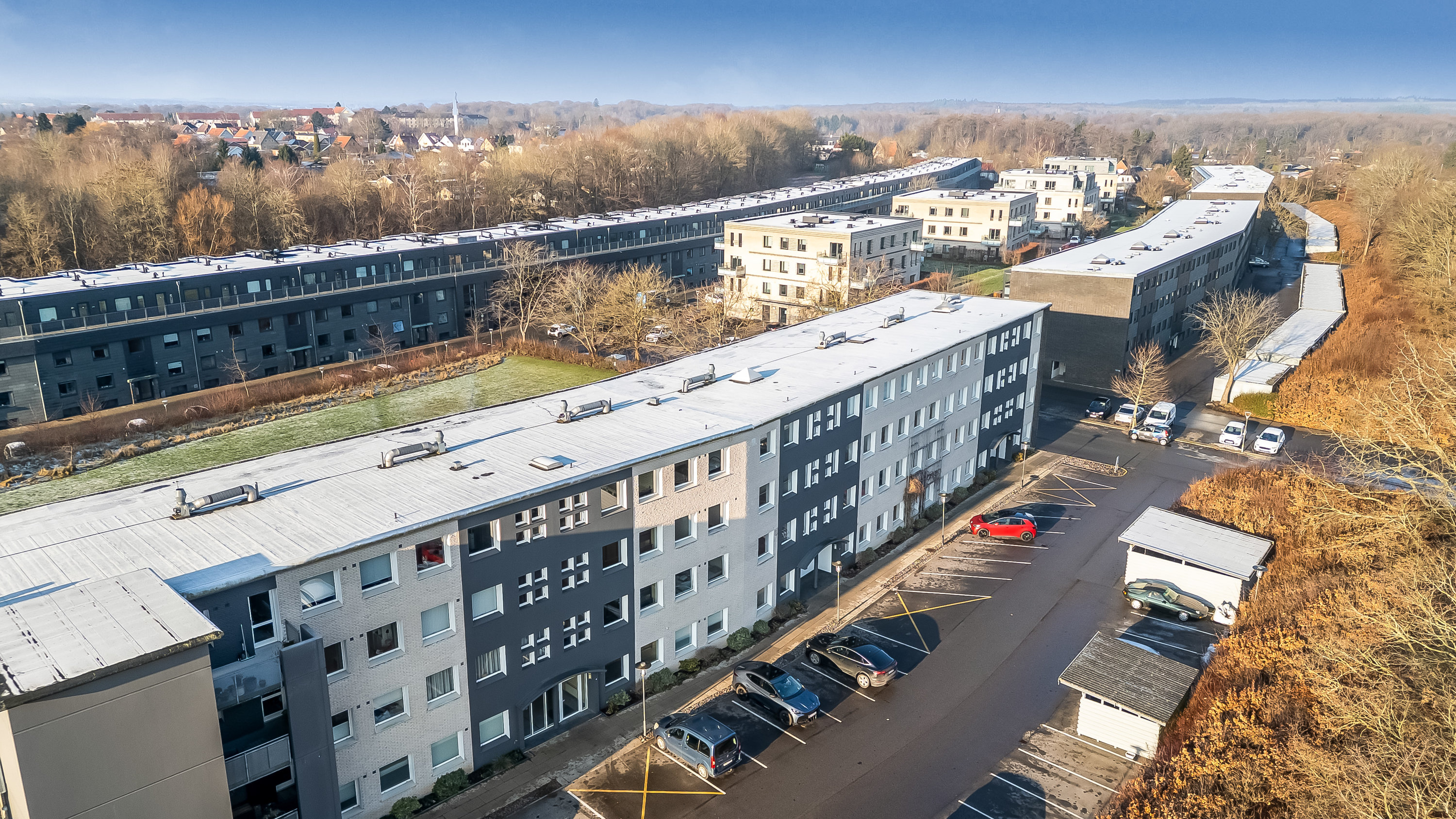 Fremhævet facade billede i fuldskærmstilstand. Billede af Skovledet 99A, st.. tv., 3400 Hillerød