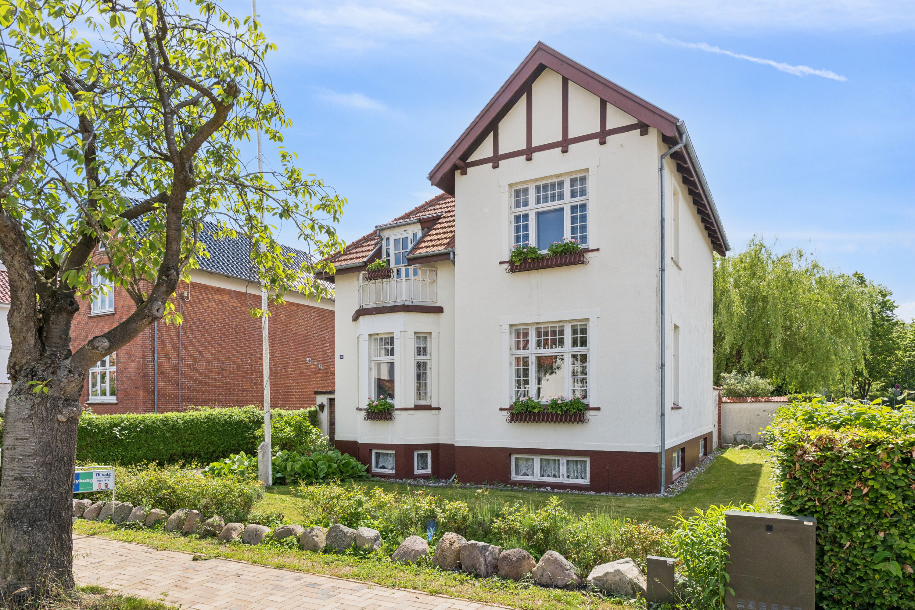 Fremhævet set fra vejen billede i fuldskærmstilstand. Billede af Ny Kongevej 10, 5000 Odense C