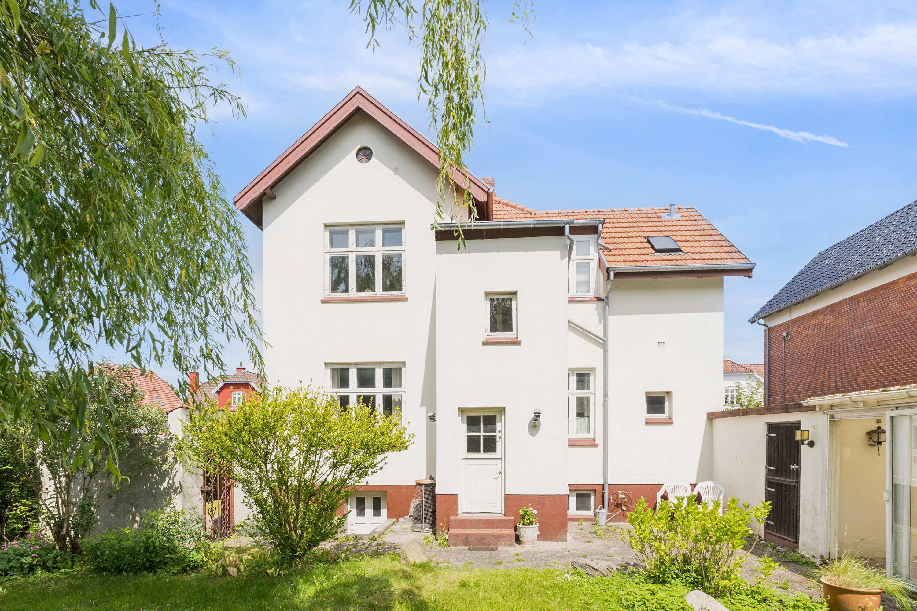 Fremhævet set fra haven billede i fuldskærmstilstand. Billede af Ny Kongevej 10, 5000 Odense C