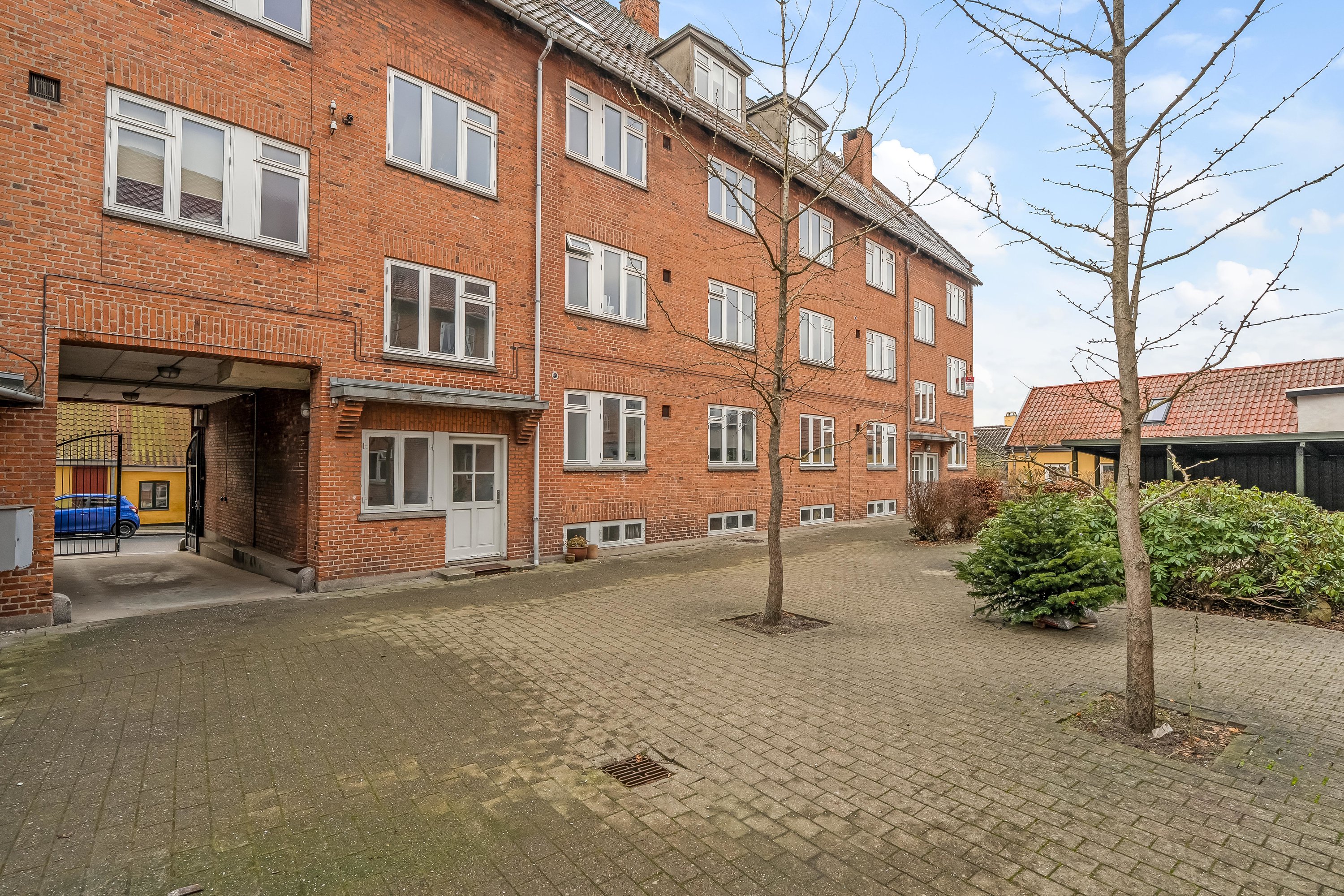 Fremhævet gårdmiljø billede i fuldskærmstilstand. Billede af Bakkegade 7A, st.., 3400 Hillerød