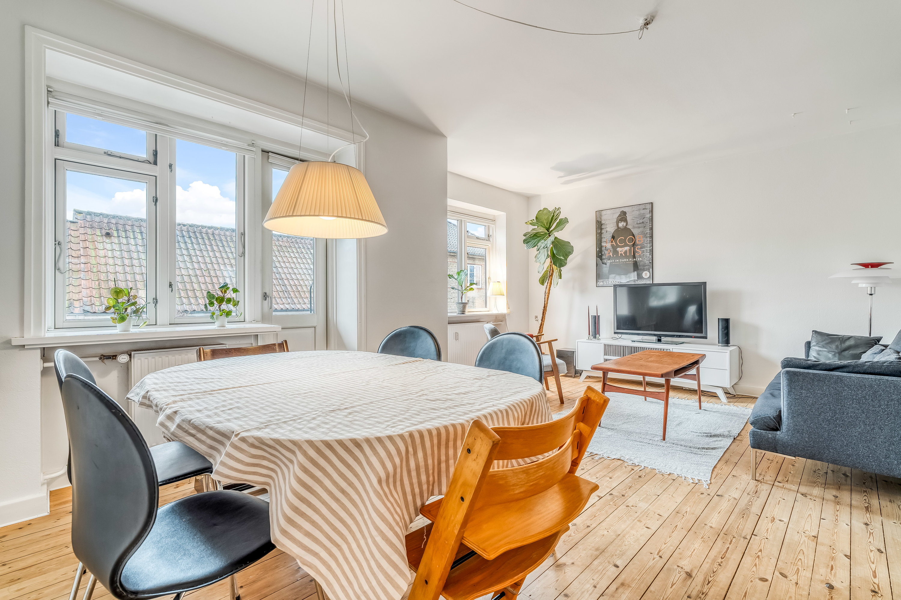 Fremhævet stue billede i fuldskærmstilstand. Billede af Bakkegade 7A, st.., 3400 Hillerød