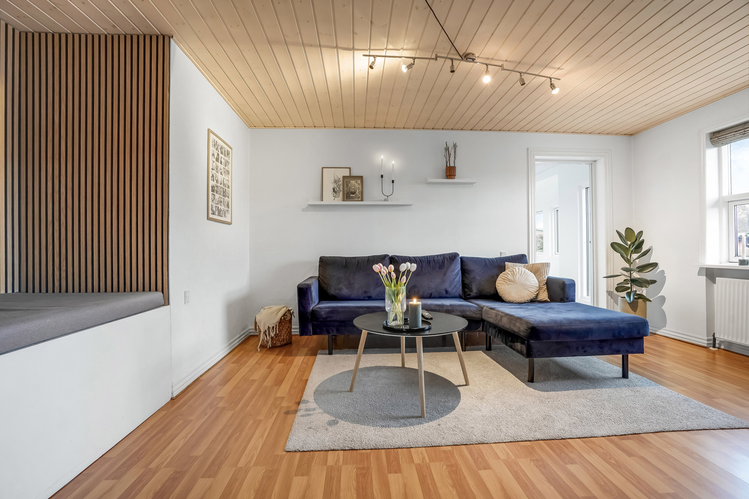 Fremhævet stue billede i fuldskærmstilstand. Billede af Lindevej 1, 7200 Grindsted