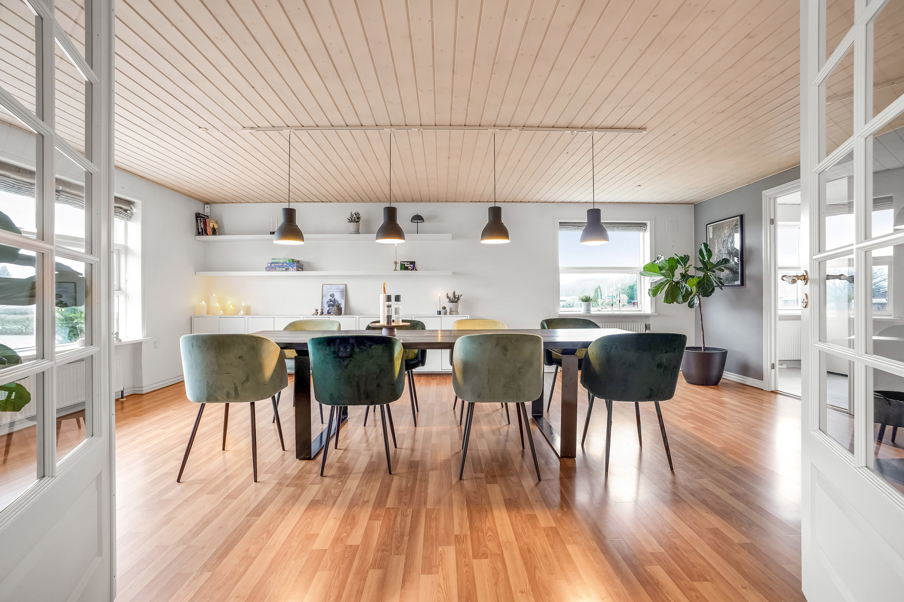 Fremhævet stue billede i fuldskærmstilstand. Billede af Lindevej 1, 7200 Grindsted