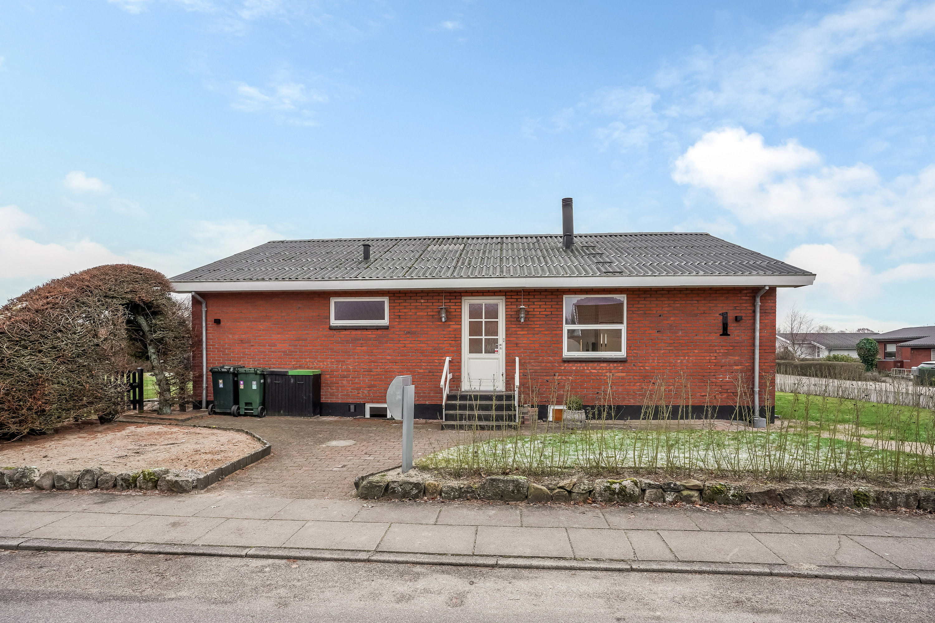 Fremhævet ejendommen billede i fuldskærmstilstand. Billede af Lindevej 1, 7200 Grindsted