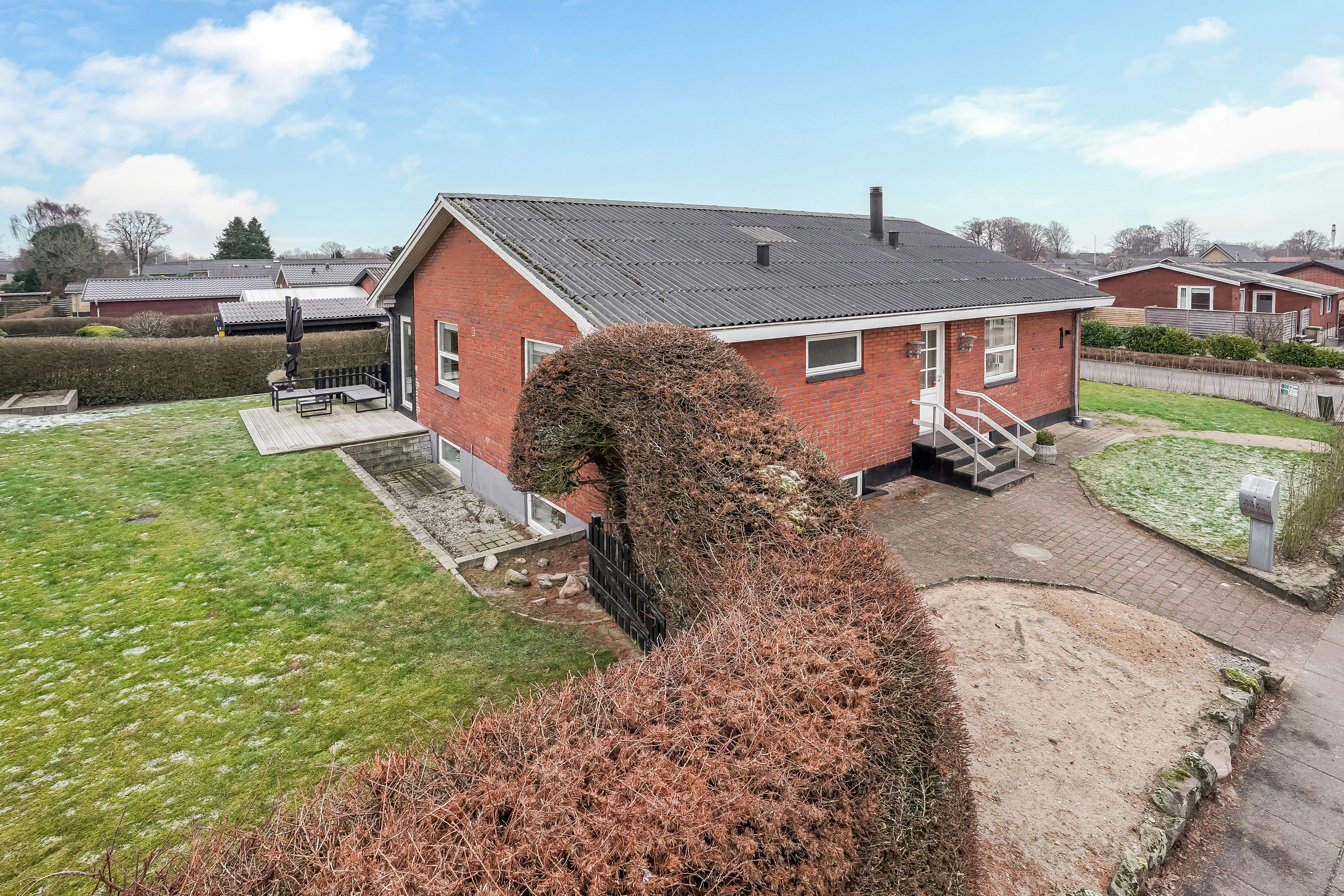 Fremhævet ejendommen billede i fuldskærmstilstand. Billede af Lindevej 1, 7200 Grindsted