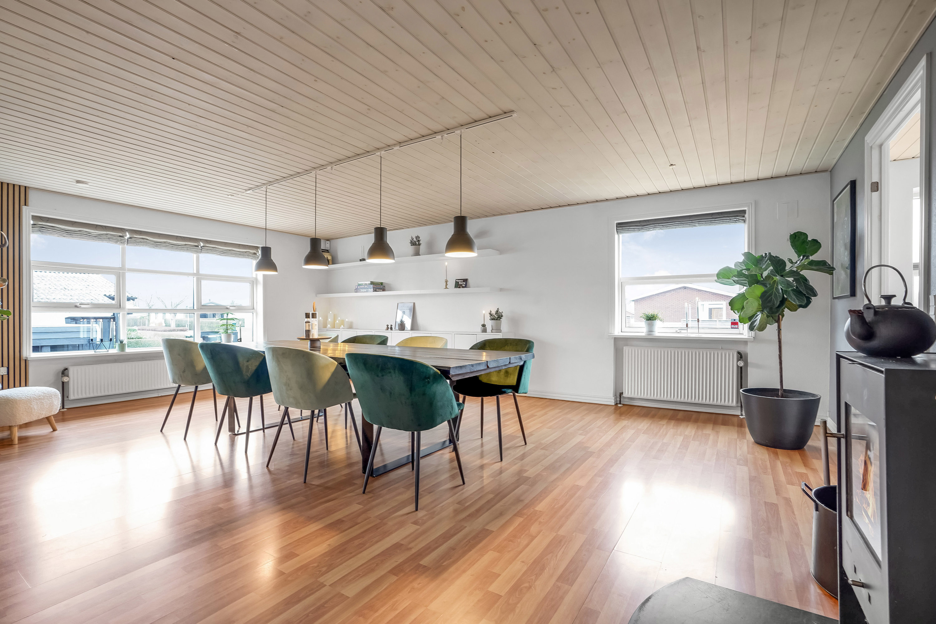 Fremhævet stue billede i fuldskærmstilstand. Billede af Lindevej 1, 7200 Grindsted