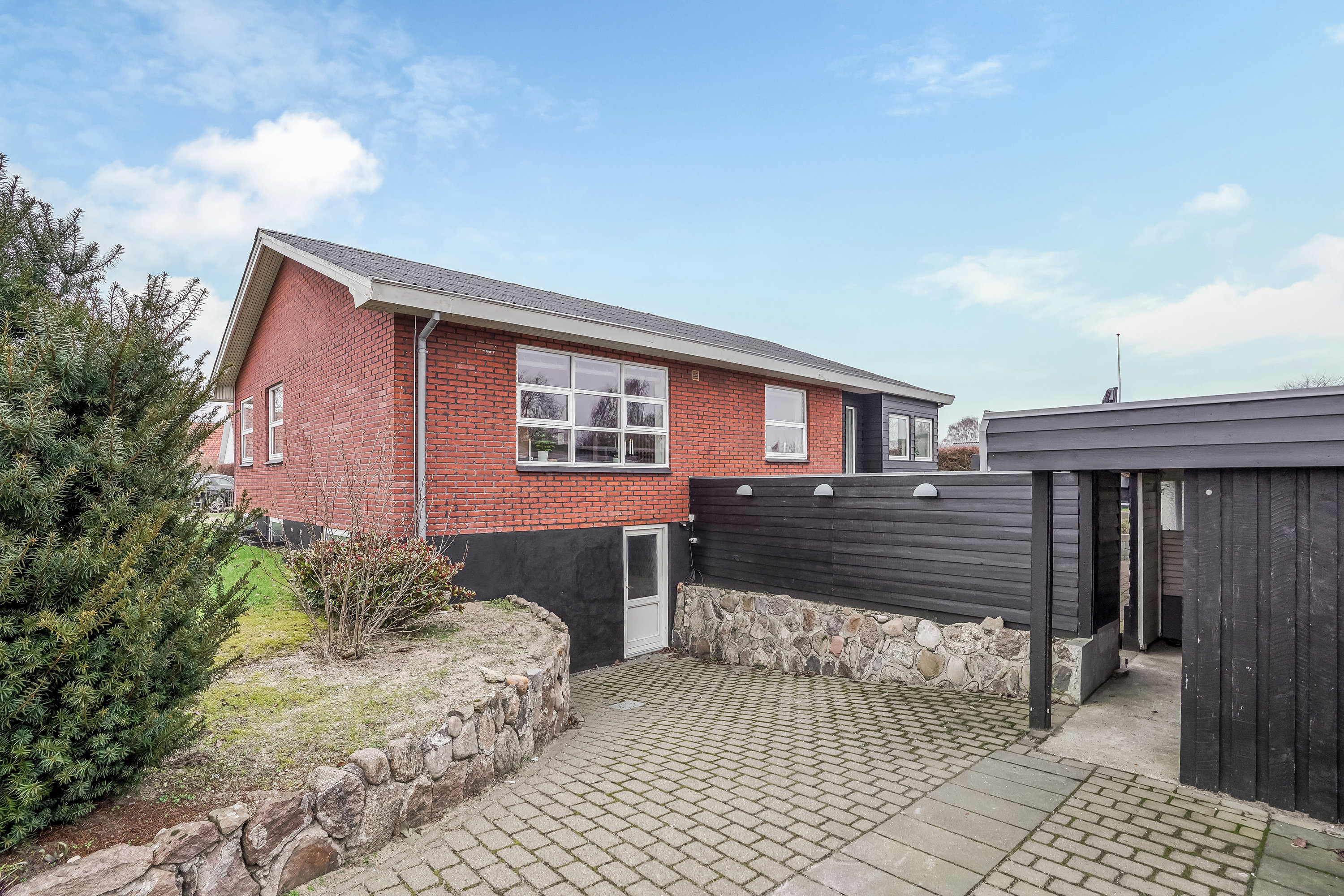 Fremhævet ejendommen billede i fuldskærmstilstand. Billede af Lindevej 1, 7200 Grindsted