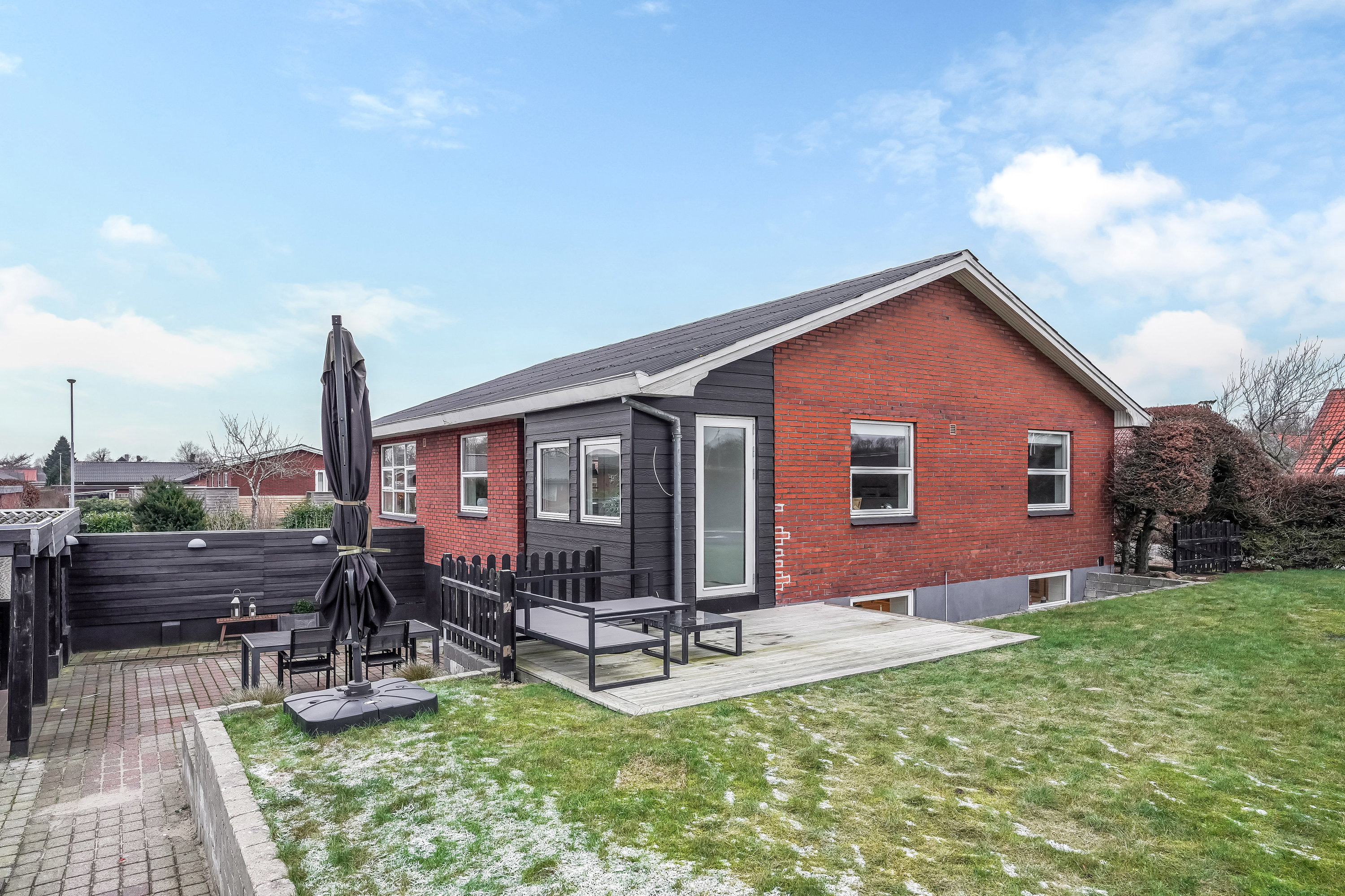 Fremhævet ejendommen billede i fuldskærmstilstand. Billede af Lindevej 1, 7200 Grindsted