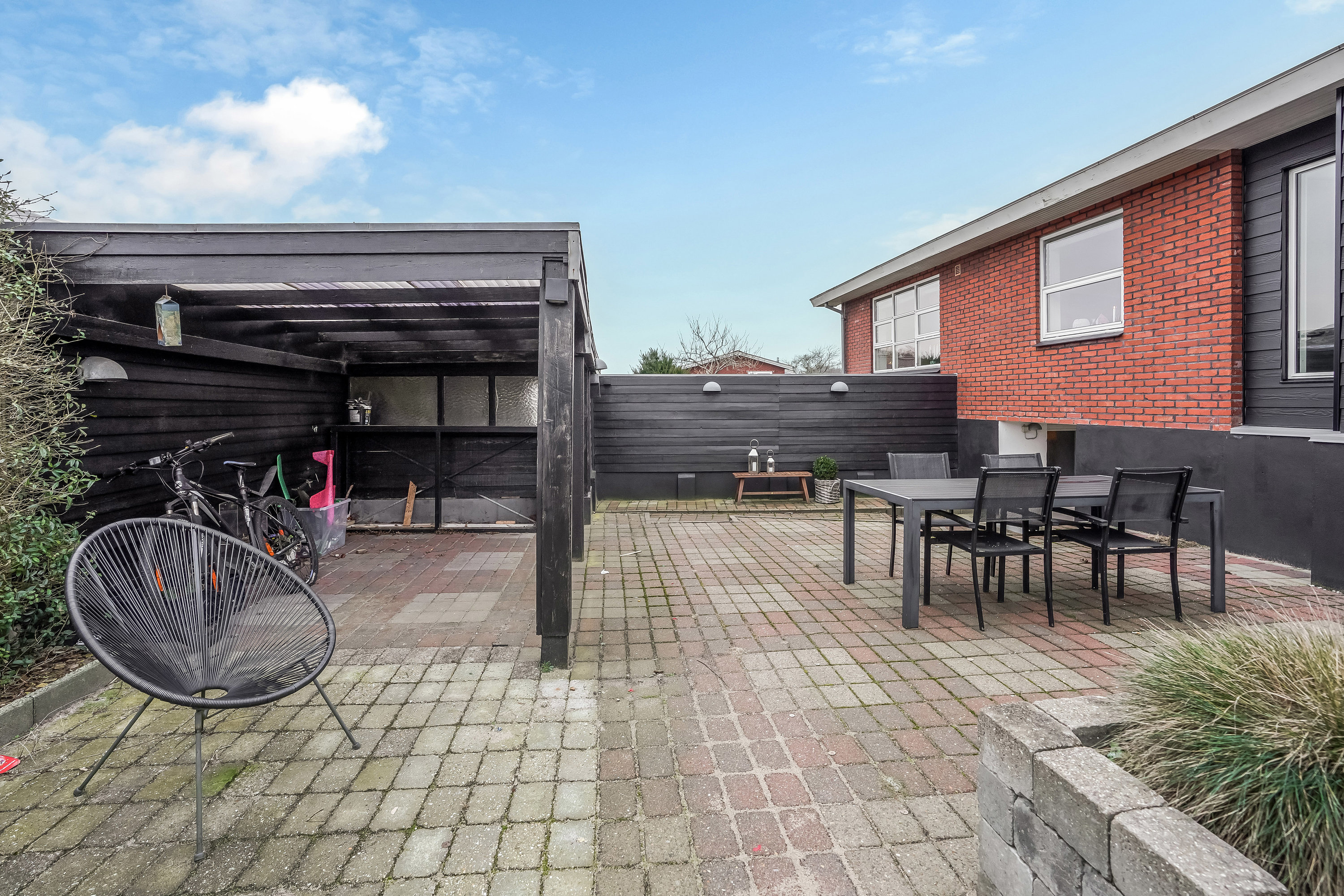 Fremhævet terrasse billede i fuldskærmstilstand. Billede af Lindevej 1, 7200 Grindsted