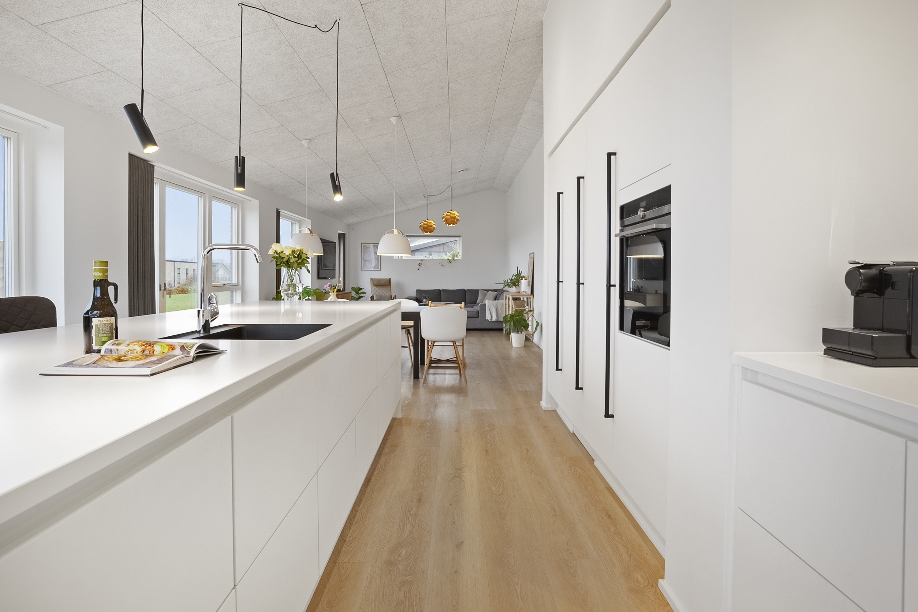 Fremhævet køkken billede i fuldskærmstilstand. Billede af Provstlund Skovvej 77, 8700 Horsens