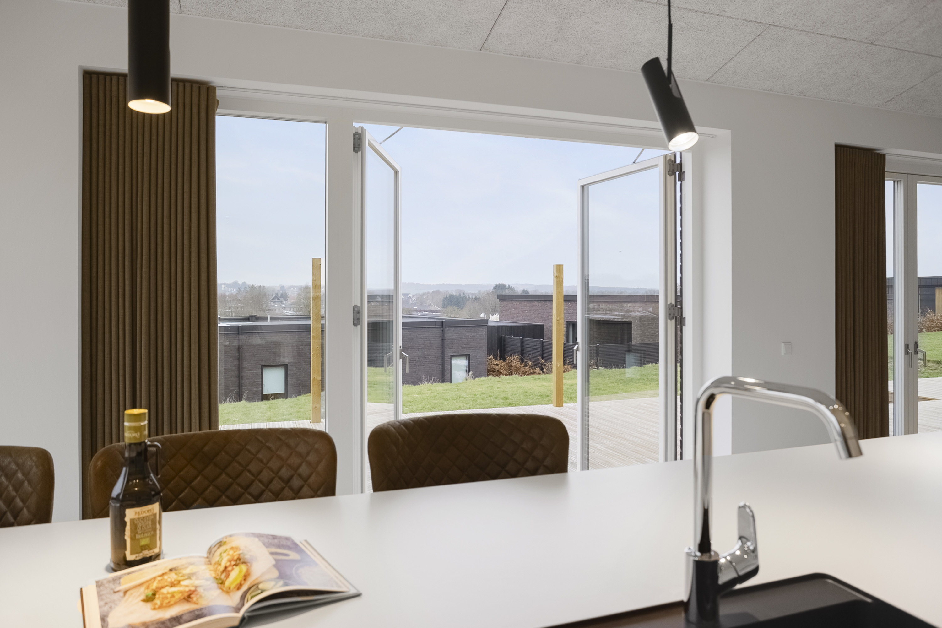 Fremhævet køkken billede i fuldskærmstilstand. Billede af Provstlund Skovvej 77, 8700 Horsens