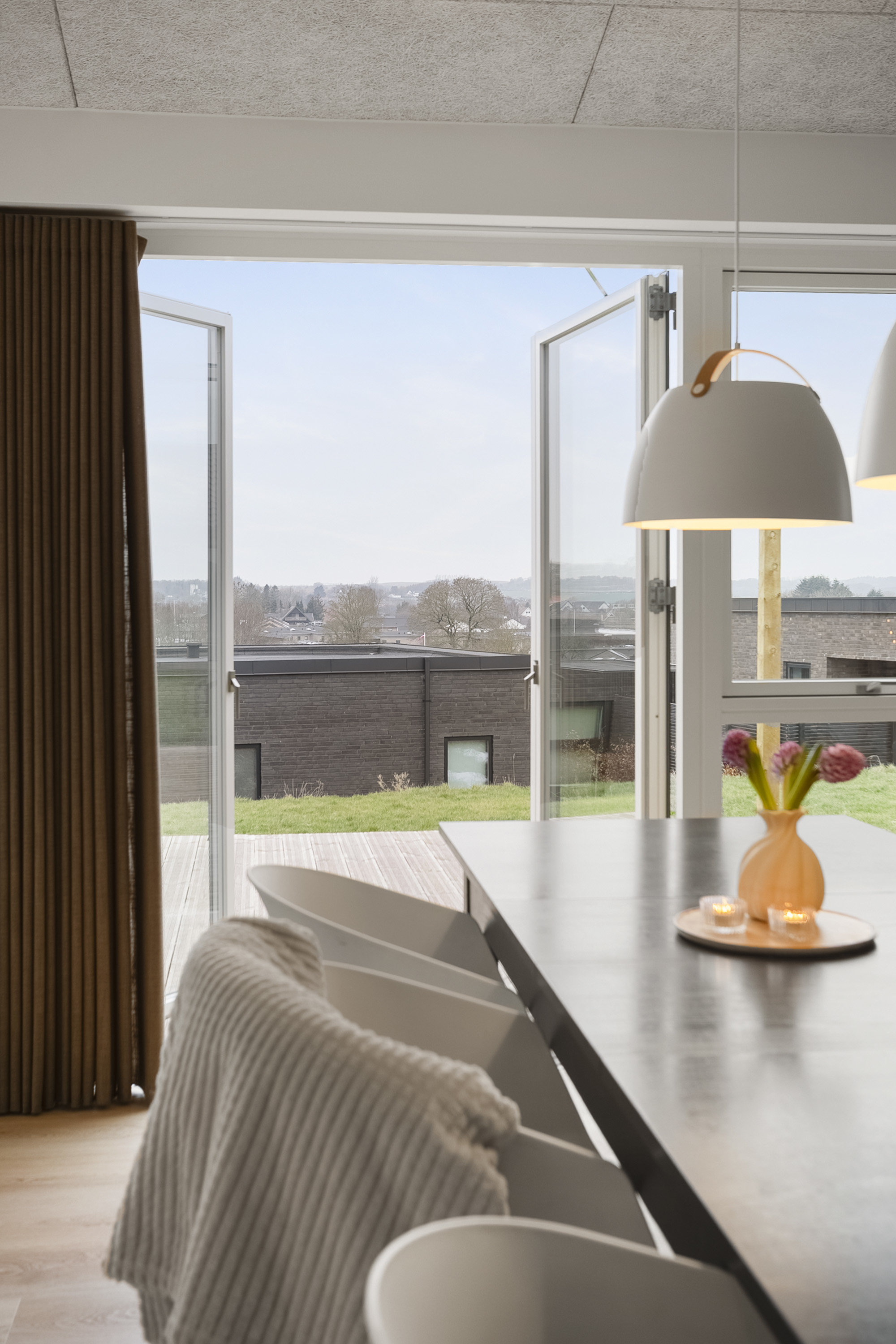 Fremhævet spisestue billede i fuldskærmstilstand. Billede af Provstlund Skovvej 77, 8700 Horsens