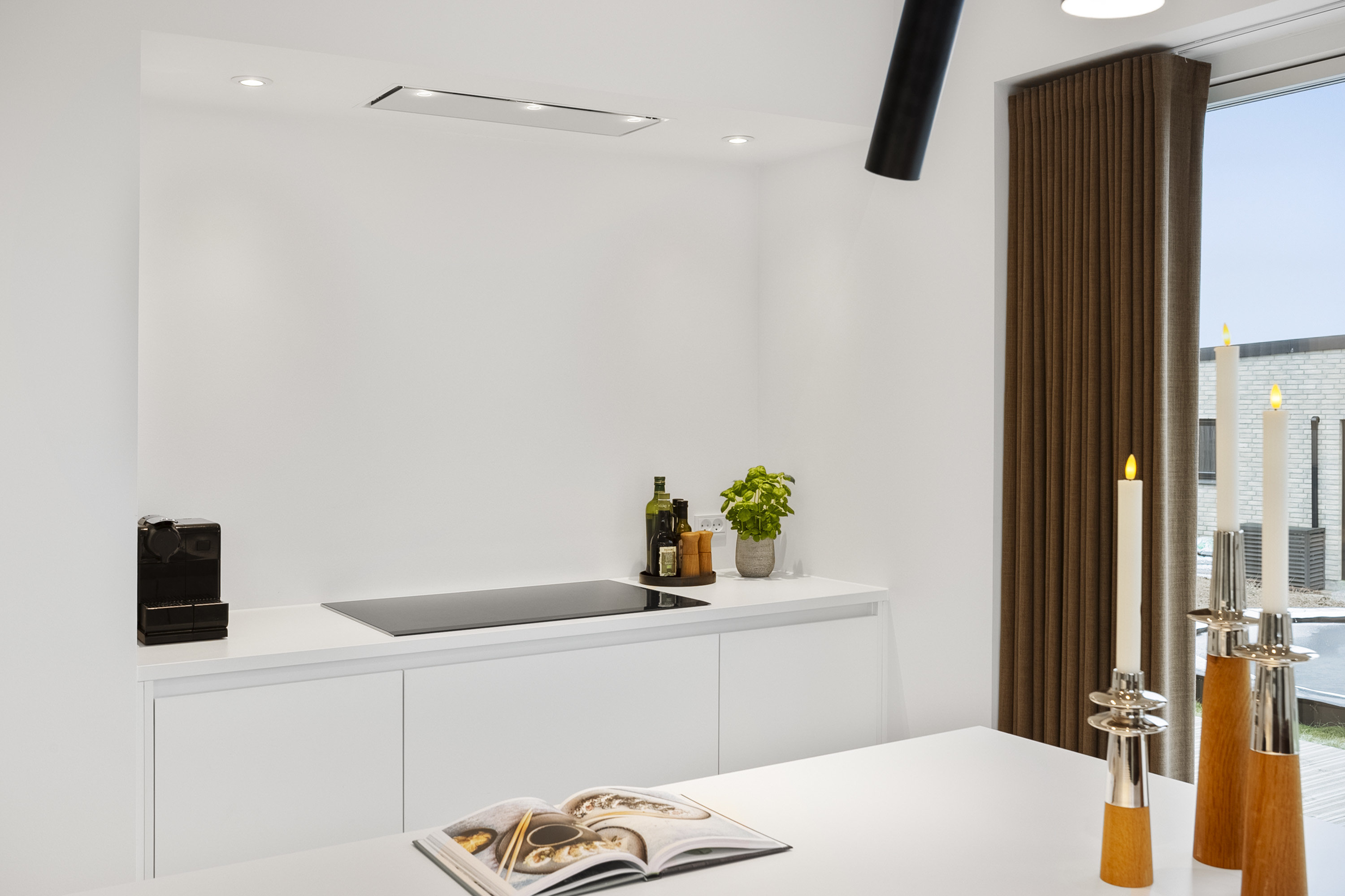 Fremhævet køkken billede i fuldskærmstilstand. Billede af Provstlund Skovvej 77, 8700 Horsens