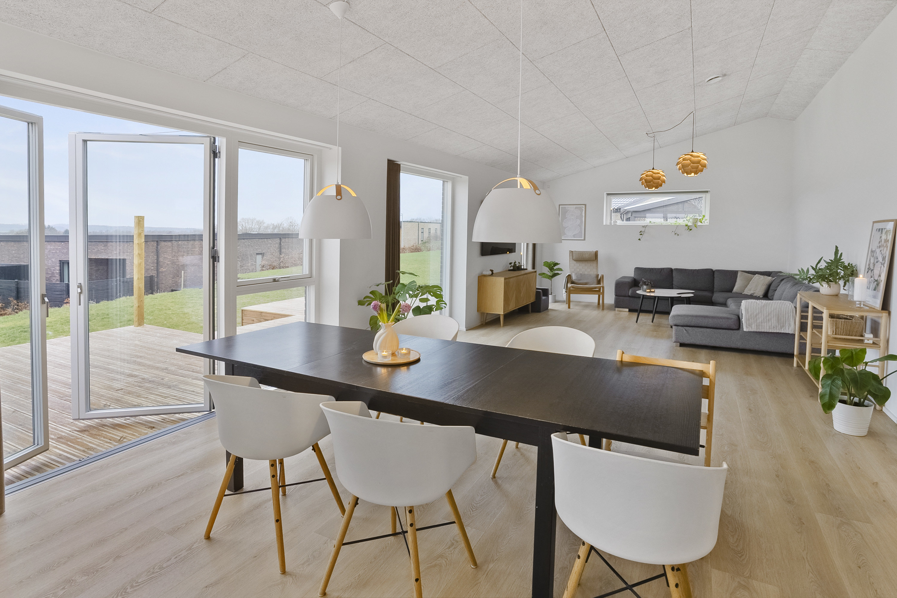 Fremhævet spisestue billede i fuldskærmstilstand. Billede af Provstlund Skovvej 77, 8700 Horsens