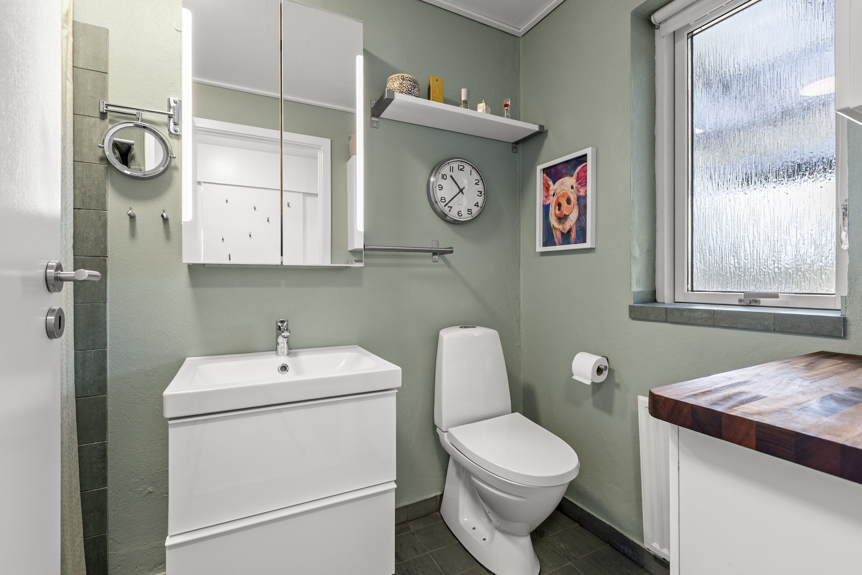 Fremhævet badeværelse billede i fuldskærmstilstand. Billede af Møllegårdsvej 123A, 4295 Stenlille