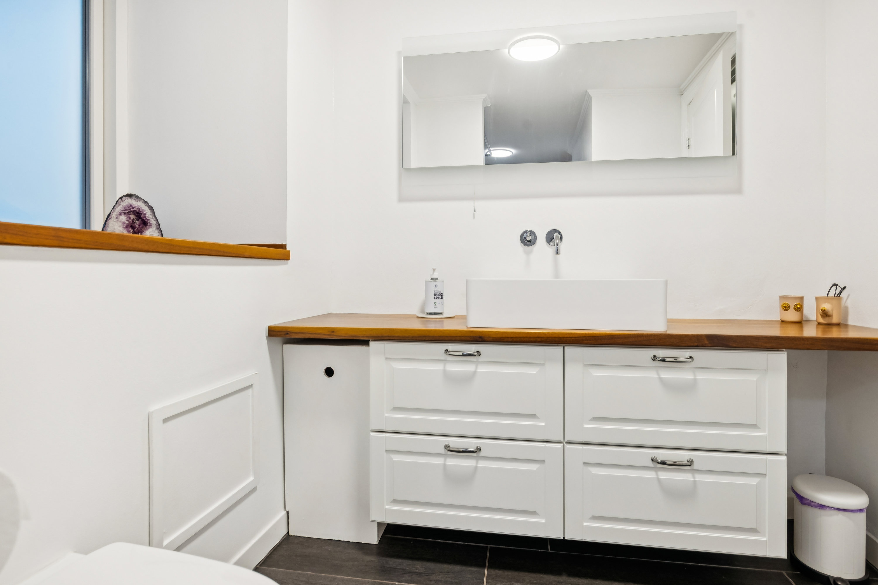 Fremhævet badeværelse billede i fuldskærmstilstand. Billede af Venøvej 1, 9400 Nørresundby