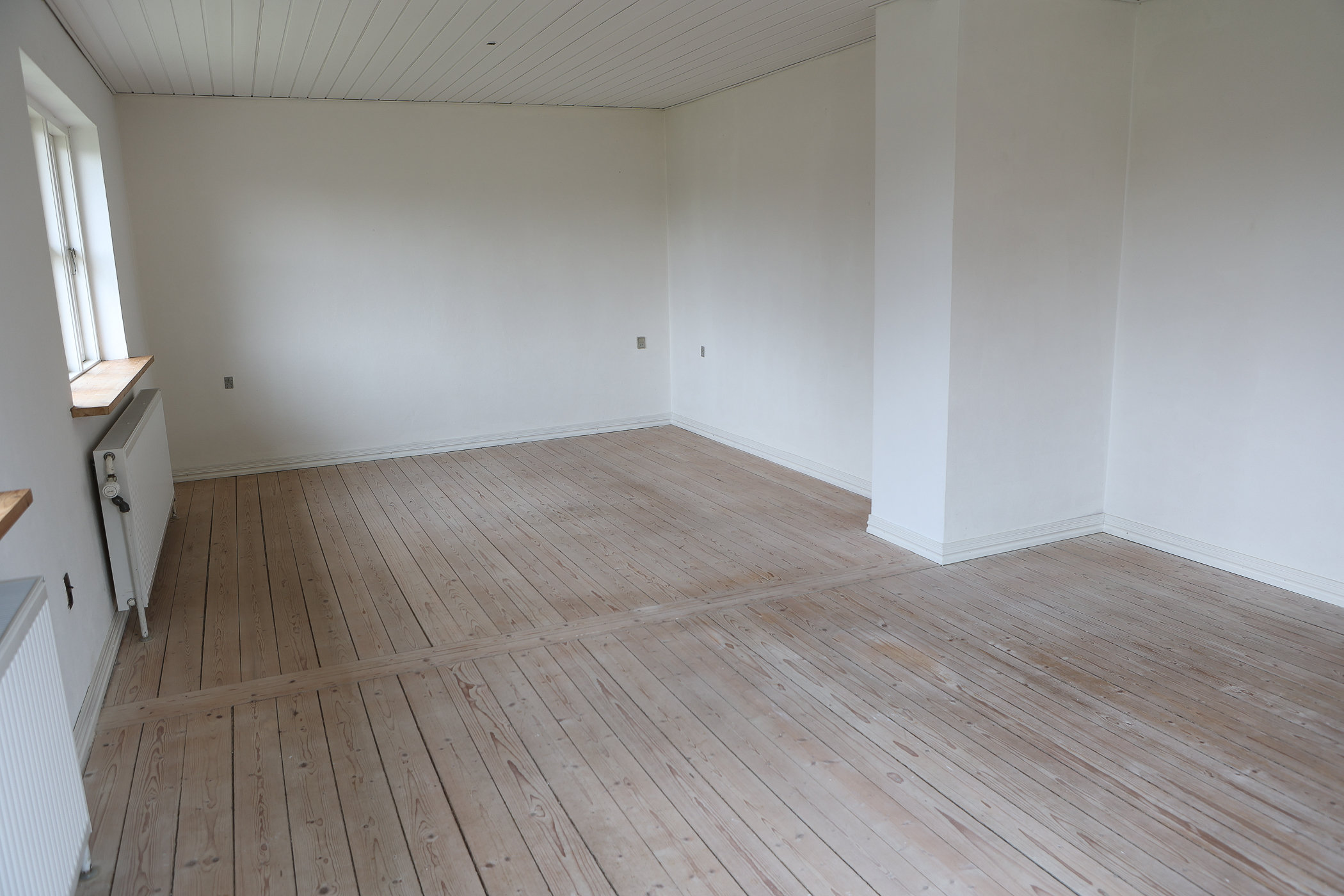 Fremhævet stue billede i fuldskærmstilstand. Billede af Gl Landevej 39, Tornby, 9850 Hirtshals