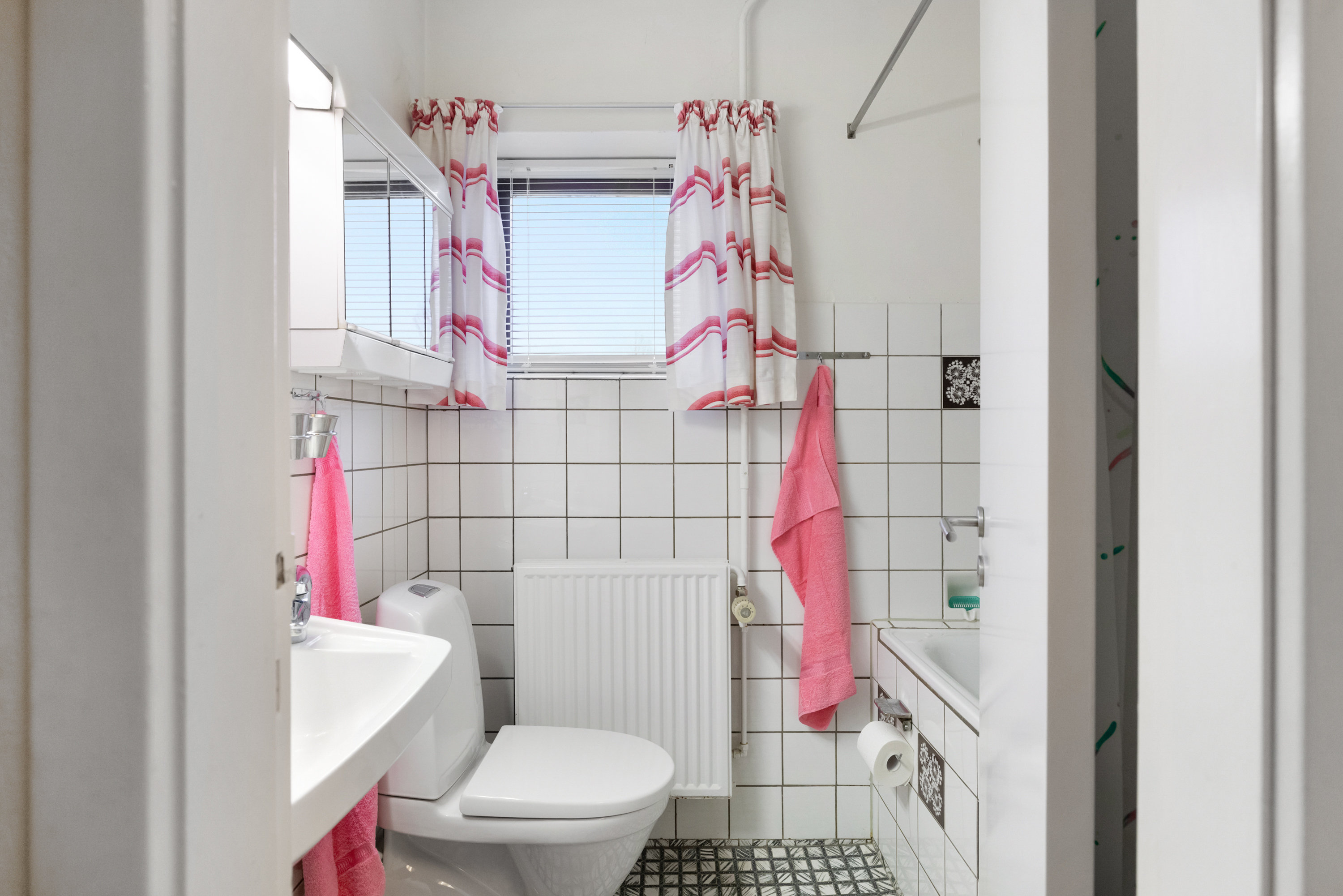 Fremhævet badeværelse billede i fuldskærmstilstand. Billede af Neptunvej 31, 8270 Højbjerg