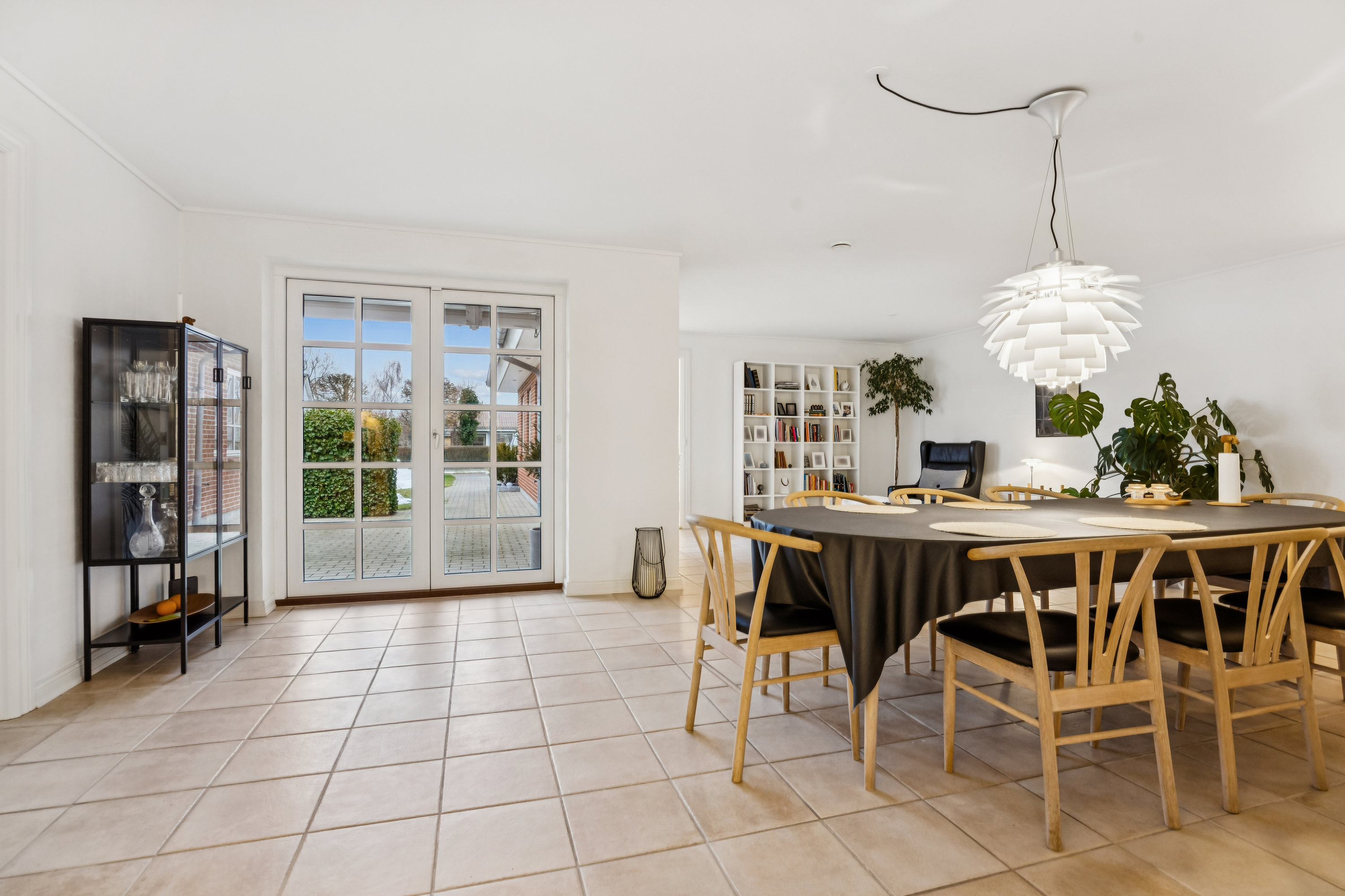 Fremhævet stue billede i fuldskærmstilstand. Billede af Granvej 3, 9320 Hjallerup