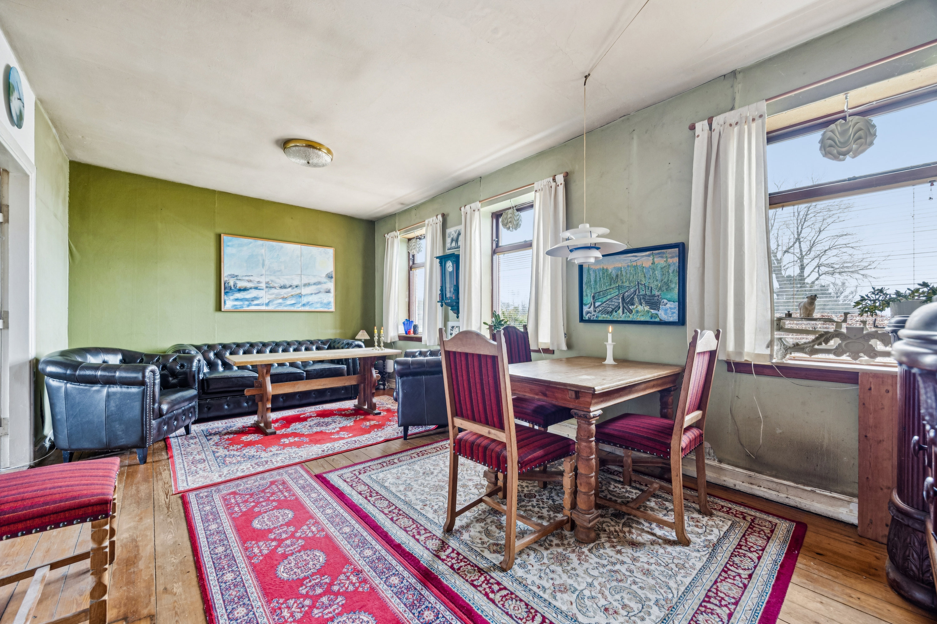 Fremhævet stue billede i fuldskærmstilstand. Billede af Skovkildevej 34, Skrosbjerg, 4682 Tureby