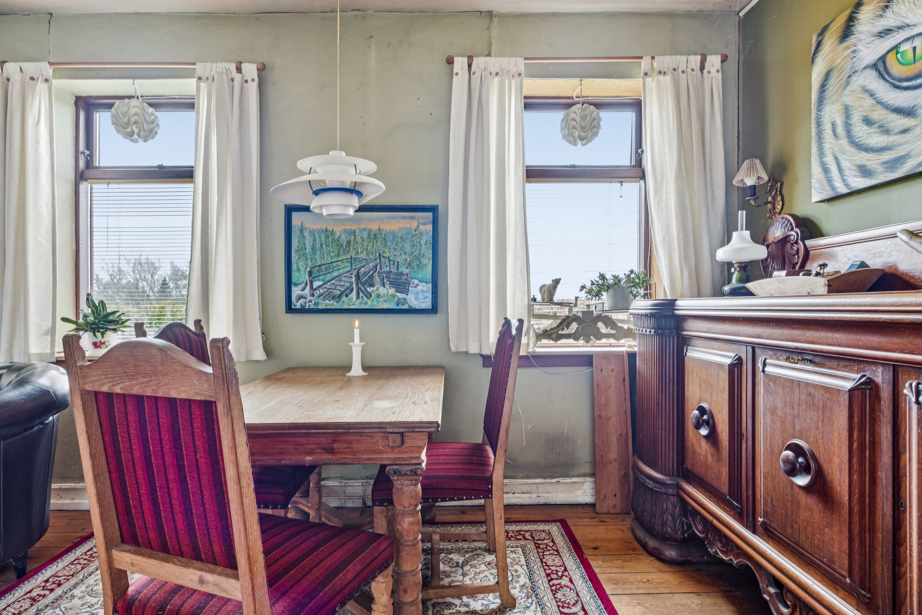 Fremhævet stue billede i fuldskærmstilstand. Billede af Skovkildevej 34, Skrosbjerg, 4682 Tureby