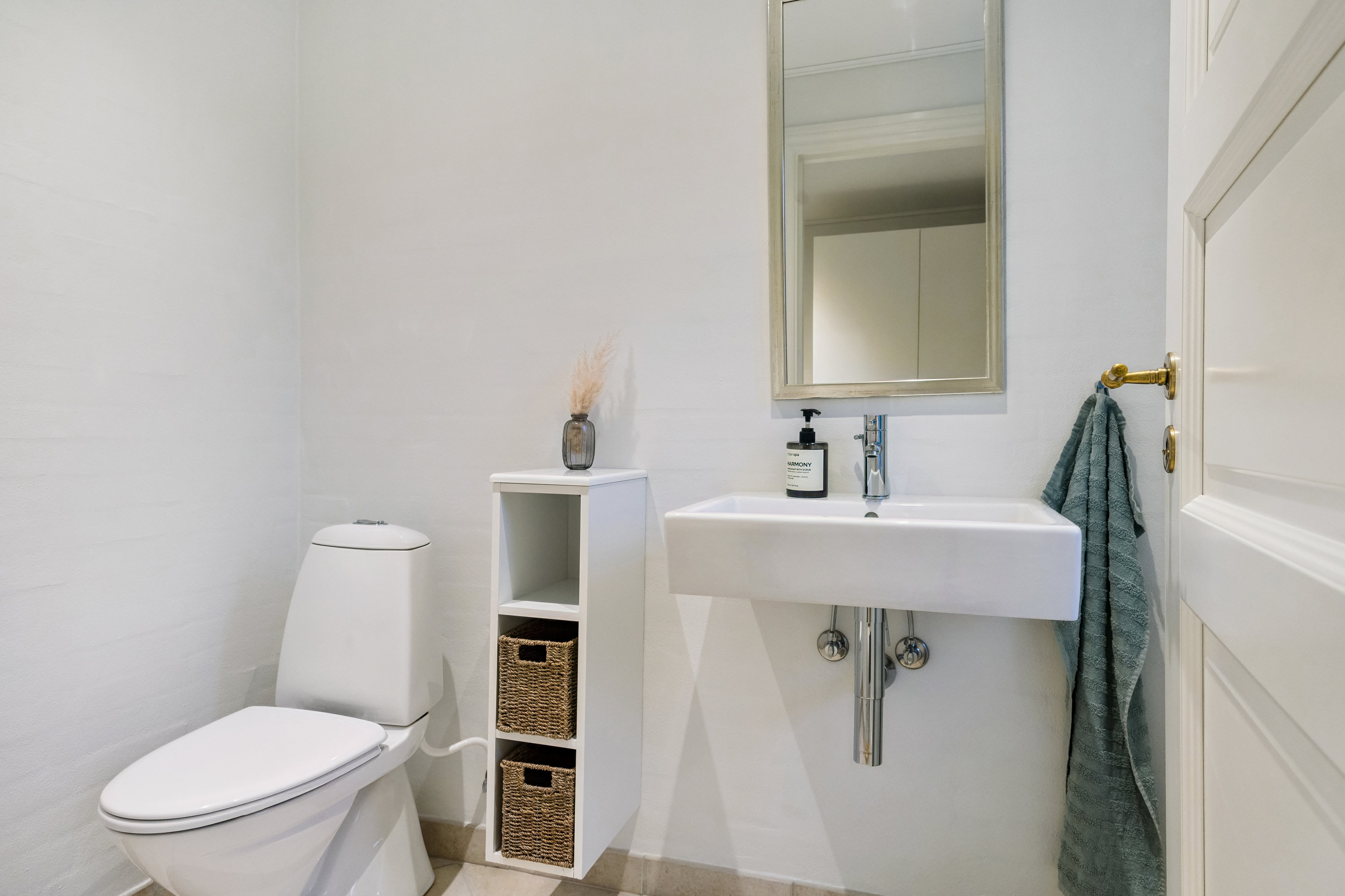 Fremhævet badeværelse billede i fuldskærmstilstand. Billede af Granvej 3, 9320 Hjallerup