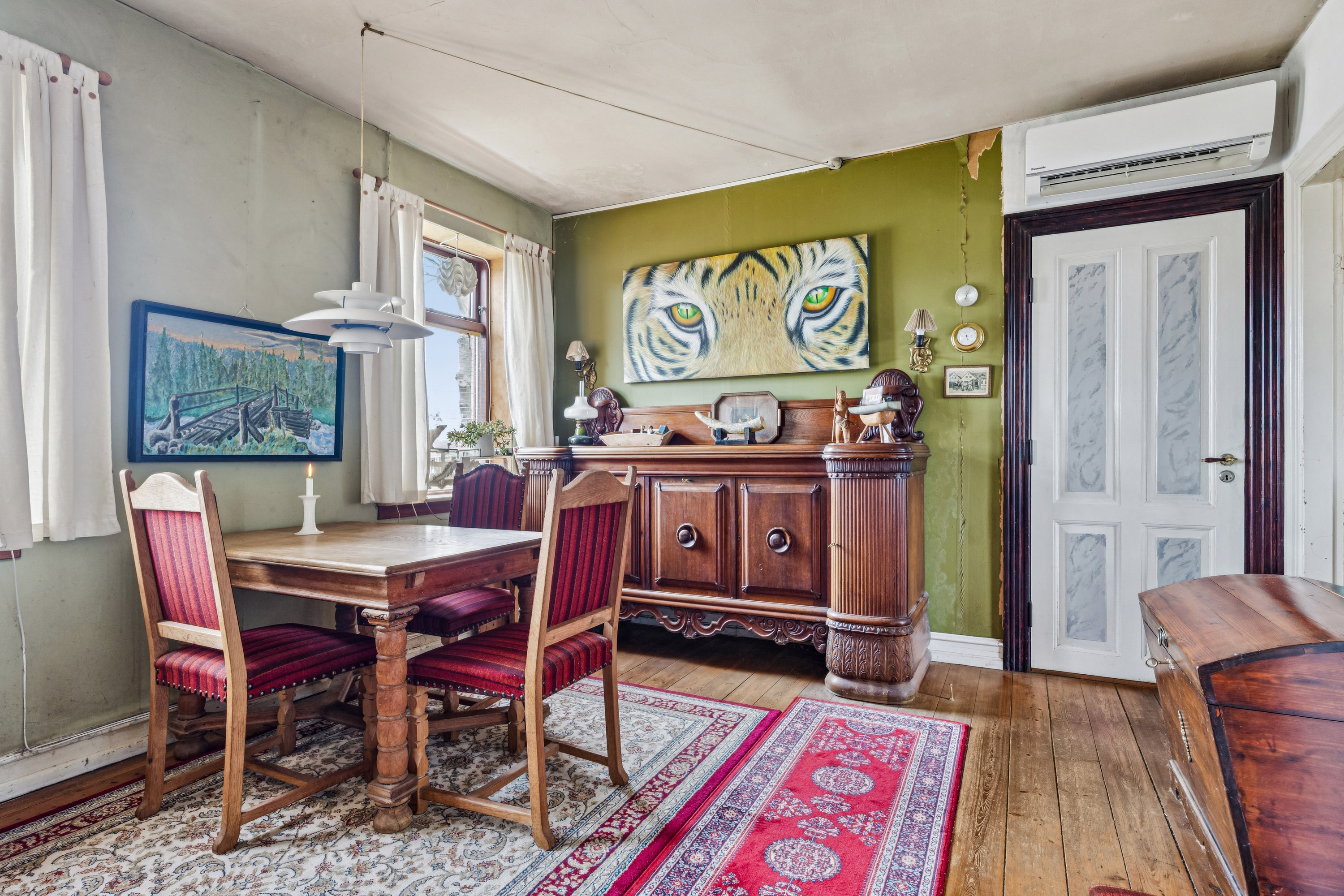 Fremhævet stue billede i fuldskærmstilstand. Billede af Skovkildevej 34, Skrosbjerg, 4682 Tureby