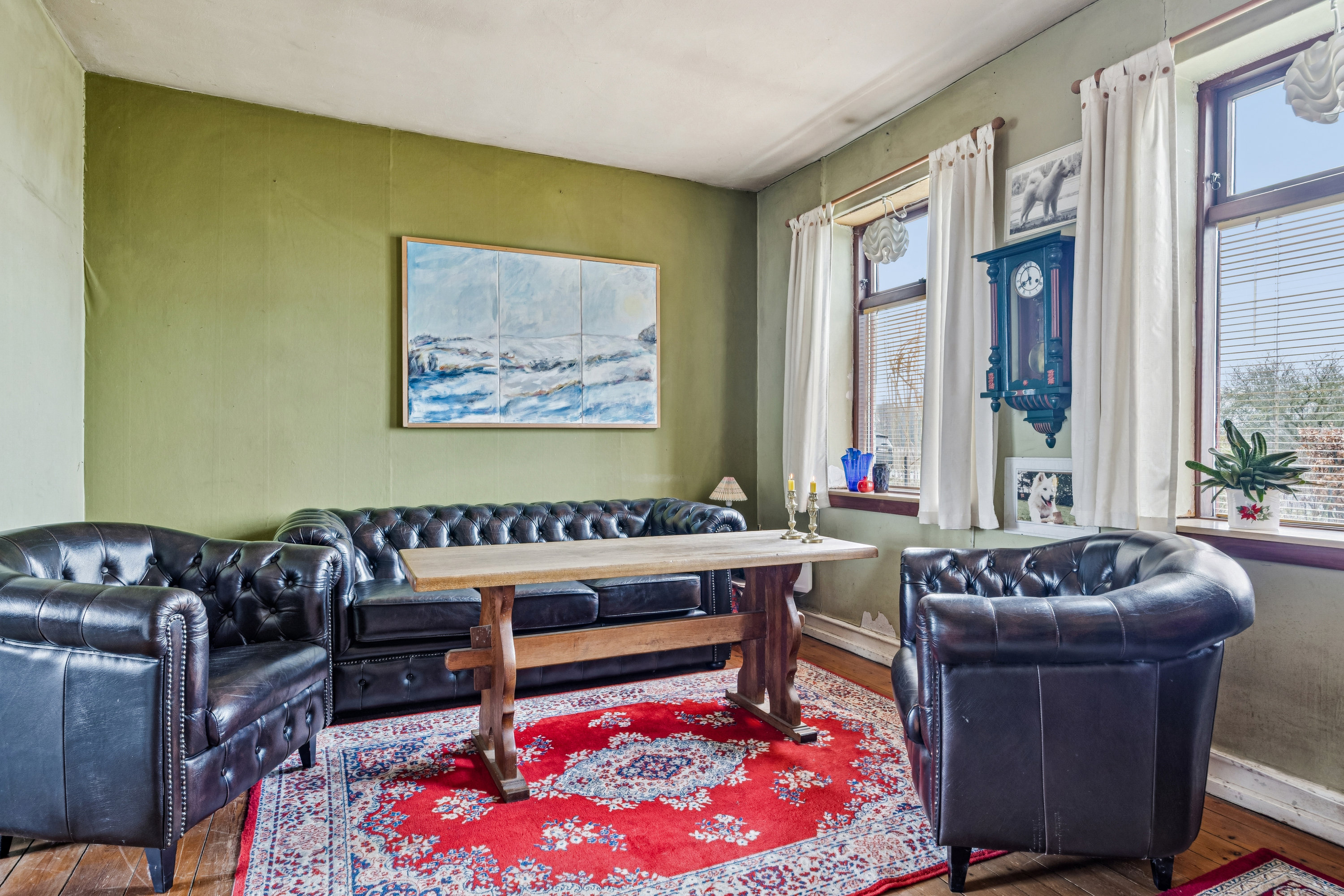 Fremhævet stue billede i fuldskærmstilstand. Billede af Skovkildevej 34, Skrosbjerg, 4682 Tureby