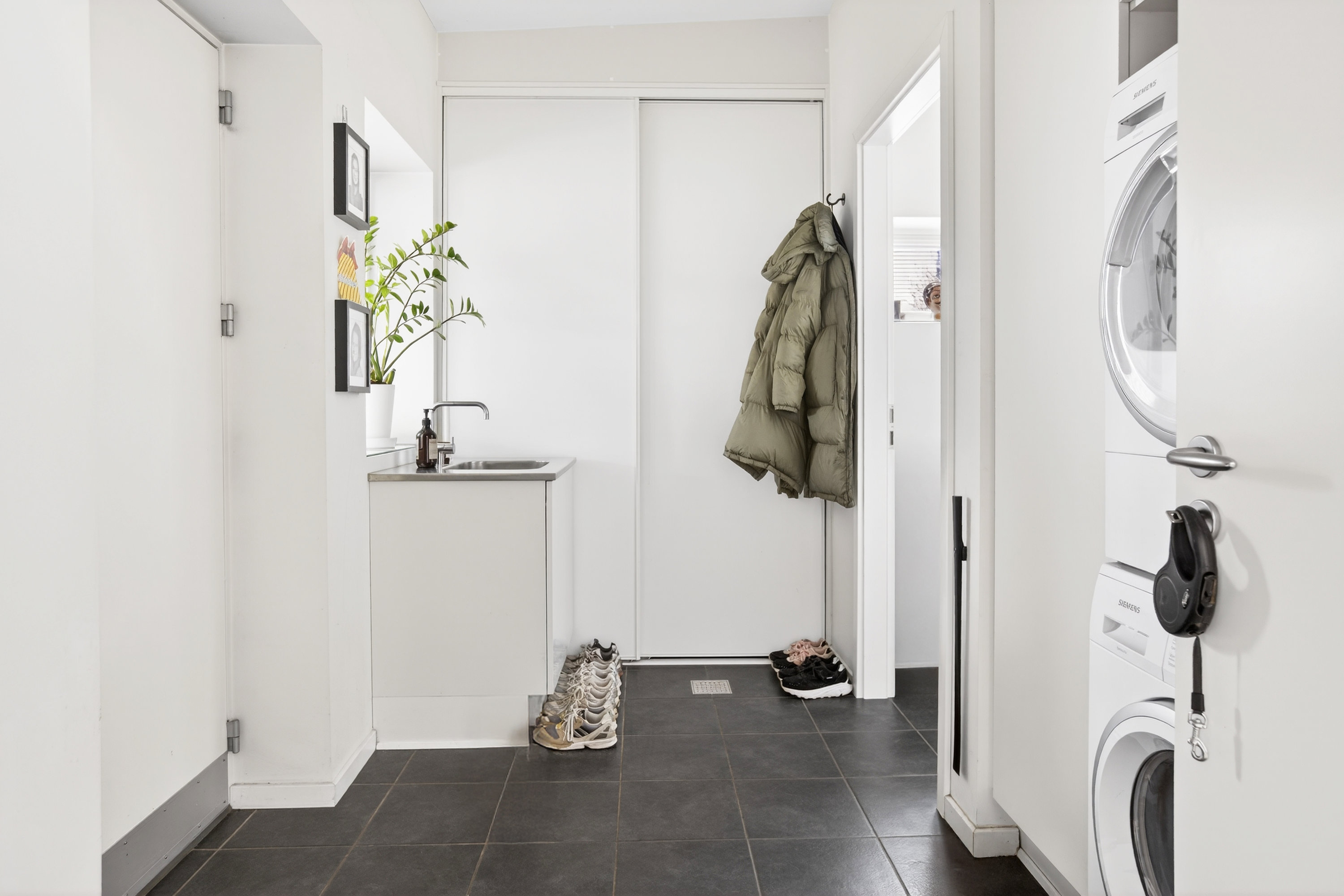 Fremhævet entré billede i fuldskærmstilstand. Billede af Kongevænget 7, Smørumnedre, 2765 Smørum