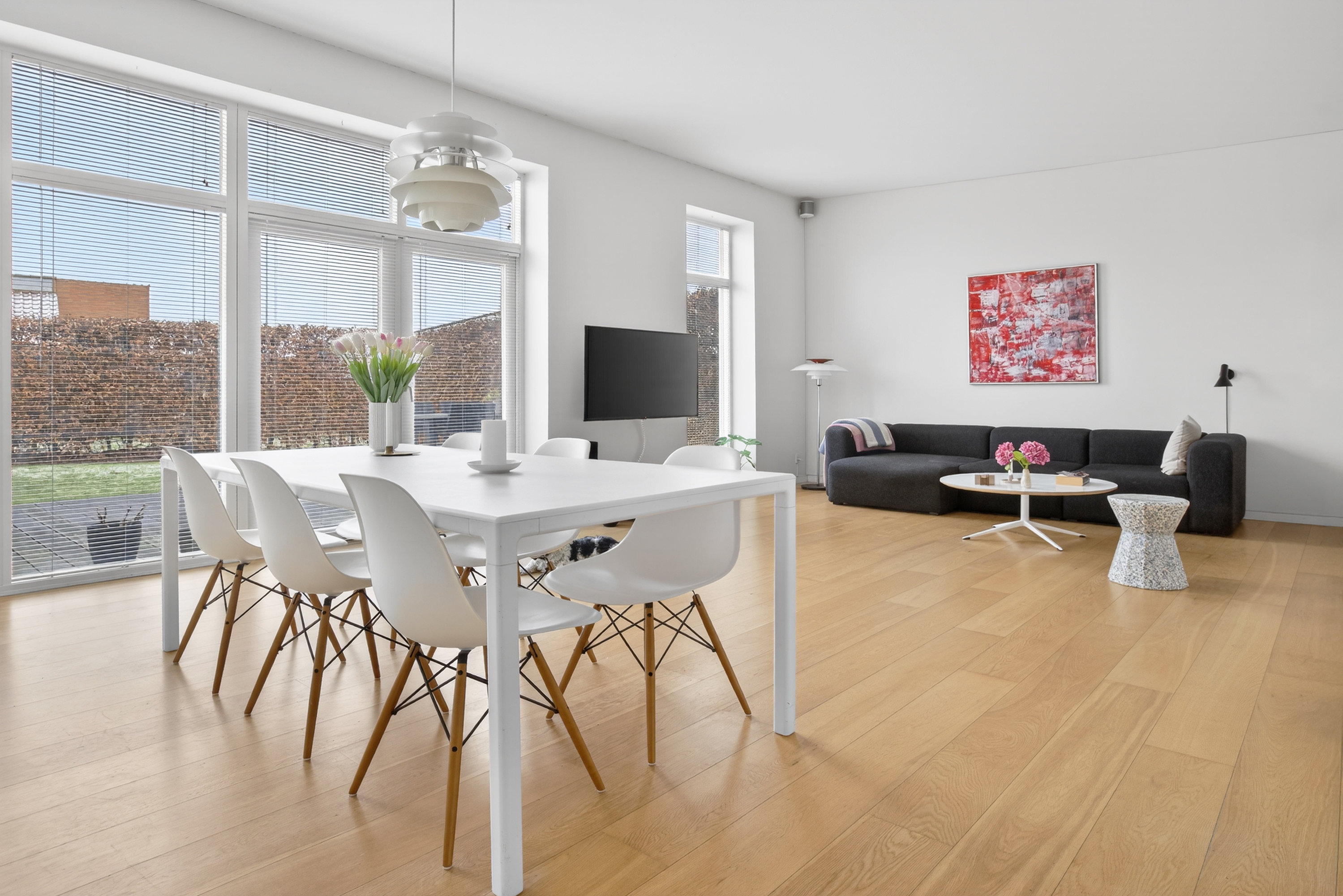 Fremhævet stue billede i fuldskærmstilstand. Billede af Kongevænget 7, Smørumnedre, 2765 Smørum