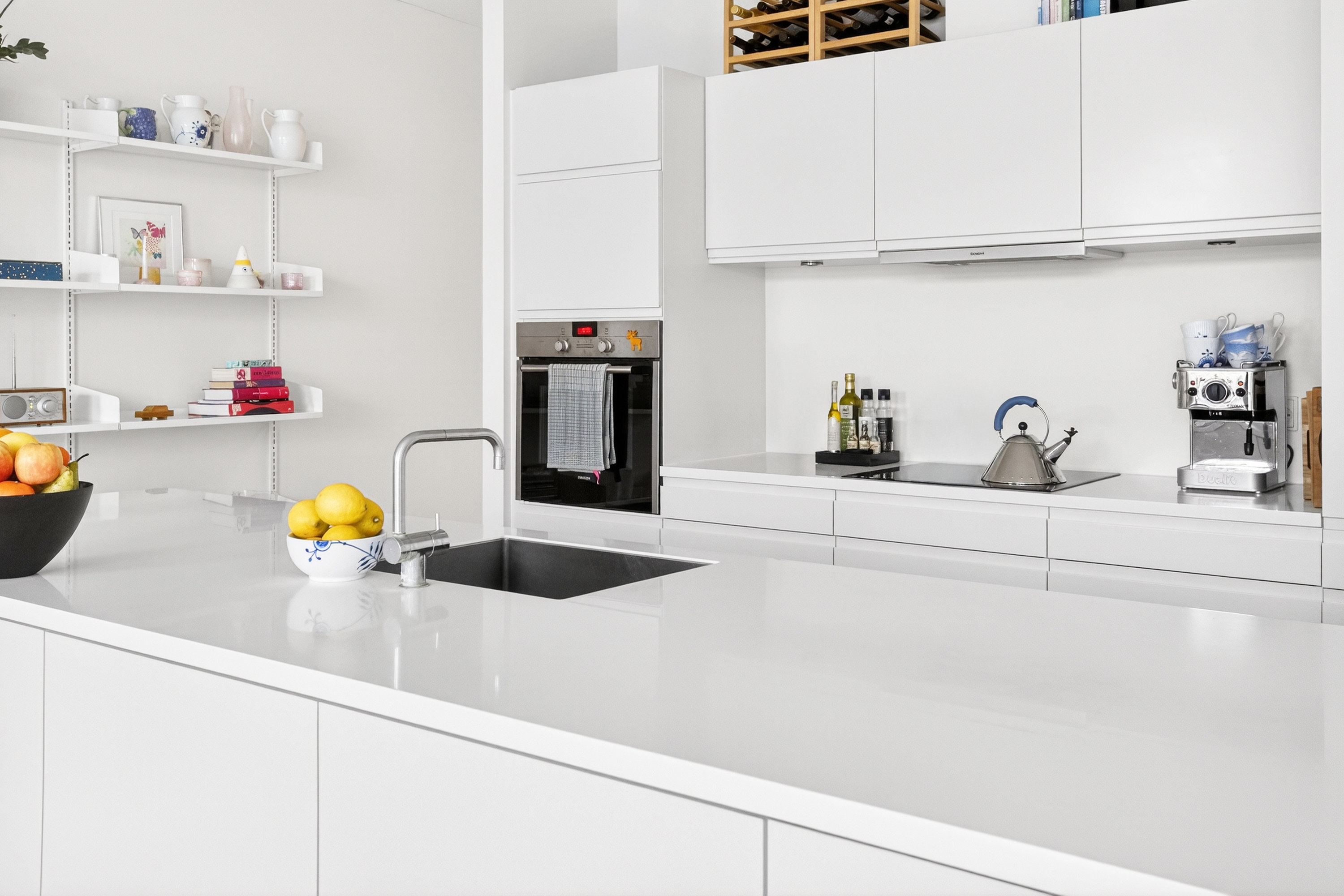 Fremhævet køkken billede i fuldskærmstilstand. Billede af Kongevænget 7, Smørumnedre, 2765 Smørum